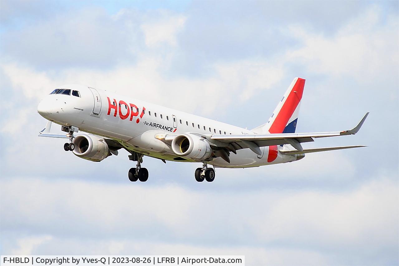 Aircraft F-HBLD, 2007 Embraer 190LR (ERJ-190-100LR), c/n 19000113, Embraer 190LR, On final rwy 25L, Brest-Bretagne Airport (LFRB-BES), at LFRB, photo by Yves-Q