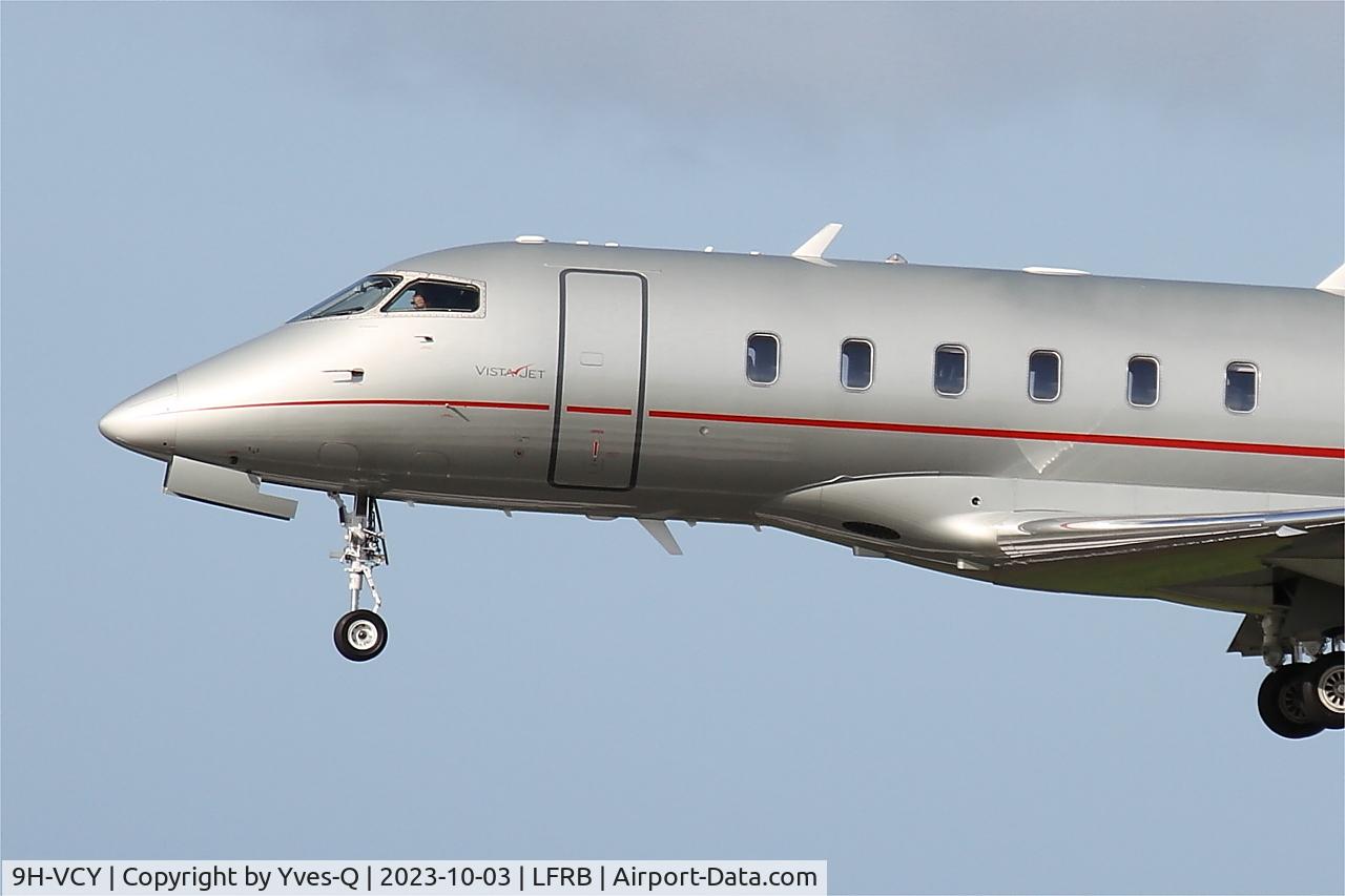 Aircraft 9H-VCY, Bombardier BD-100-1A10 Challenger 350, c/n 20609, Bombardier BD-100-1A10 Challenger 350, On final rwy 25L, Brest-Bretagne Airport (LFRB-BES), at LFRB, photo by Yves-Q