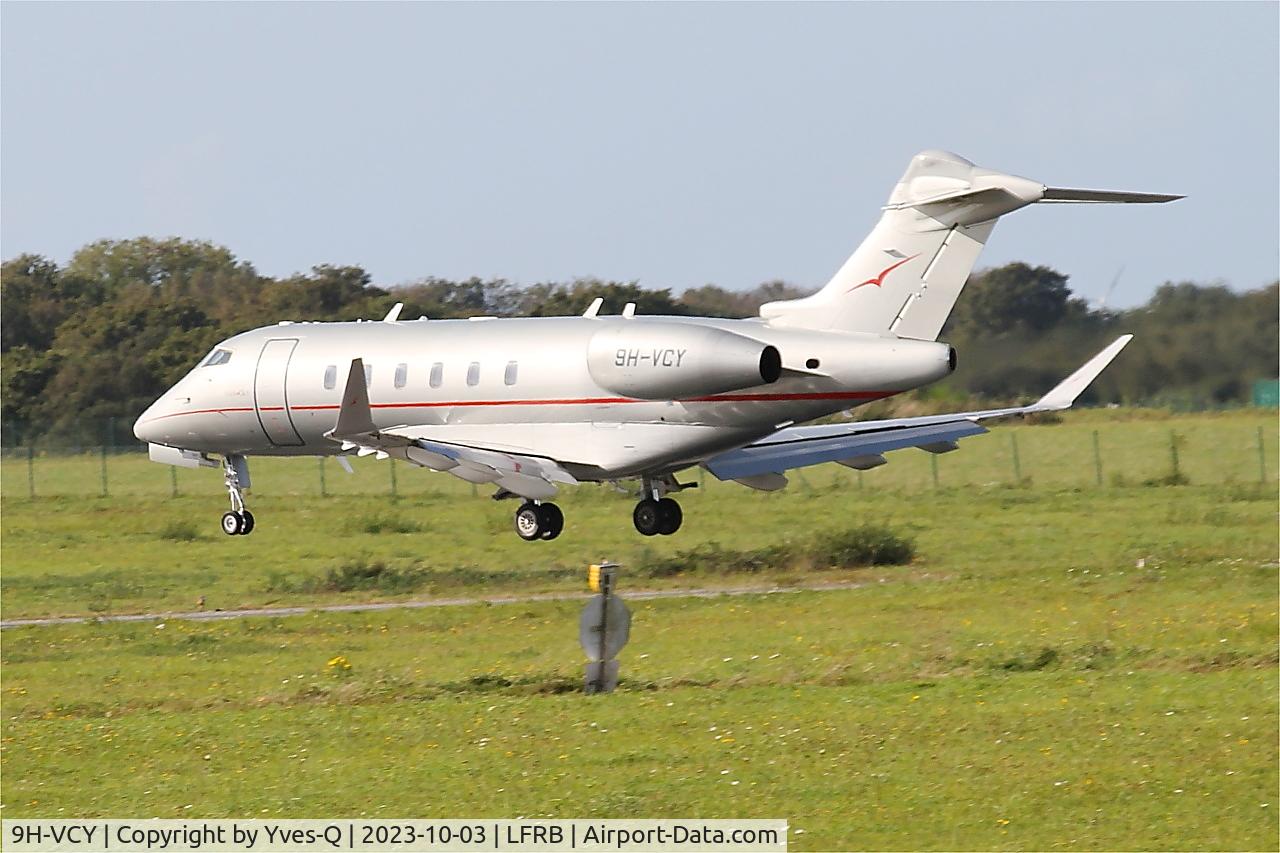 Aircraft 9H-VCY, Bombardier BD-100-1A10 Challenger 350, c/n 20609, Bombardier BD-100-1A10 Challenger 350, Landing rwy 25L, Brest-Bretagne Airport (LFRB-BES), at LFRB, photo by Yves-Q