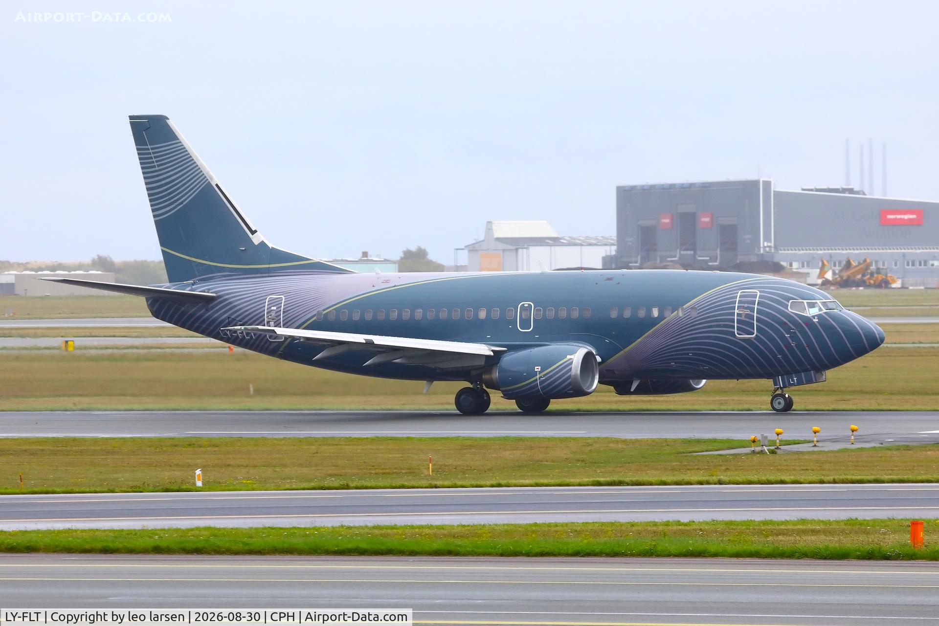 Aircraft LY-FLT, 1992 Boeing 737-522, c/n 26683 l/n 2368, Copenhagen 30.8.2026, at CPH, photo by leo larsen