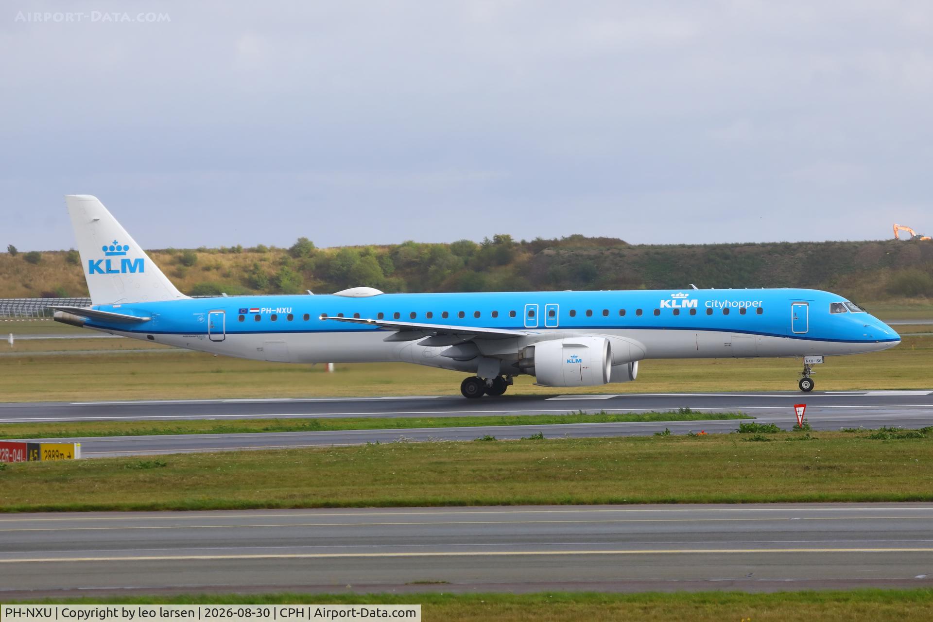 Aircraft PH-NXU, 2024 Embraer E195-E2 (ERJ 190-400 STD), c/n 9020156, Copenhagen 30.8.2026, at CPH, photo by leo larsen