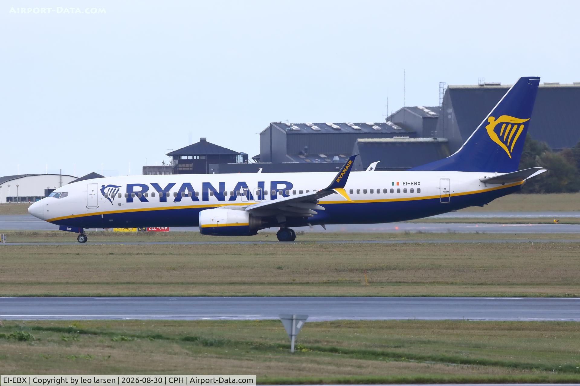 Aircraft EI-EBX, 2009 Boeing 737-8AS, c/n 35007 l/n 2882, Copenhagen 30.8.2026, at CPH, photo by leo larsen