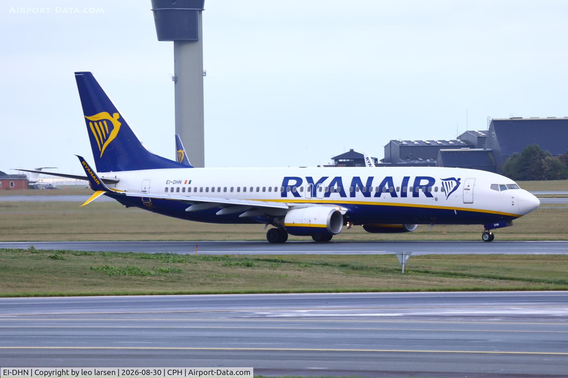Aircraft EI-DHN, 2005 Boeing 737-8AS, c/n 33577 l/n 1782, Copenhagen 30.8.2026, at CPH, photo by leo larsen