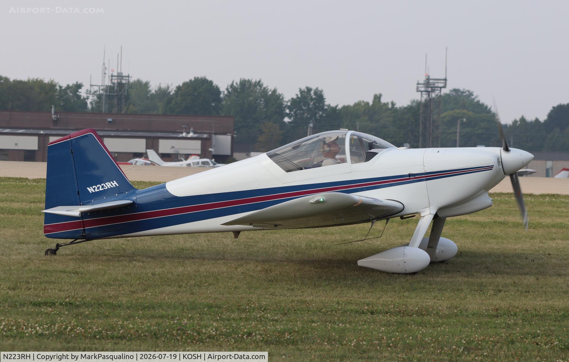 Aircraft N223RH, 2001 Vans RV-6, c/n 60223, Vans rv-6, at KOSH, photo by MarkPasqualino