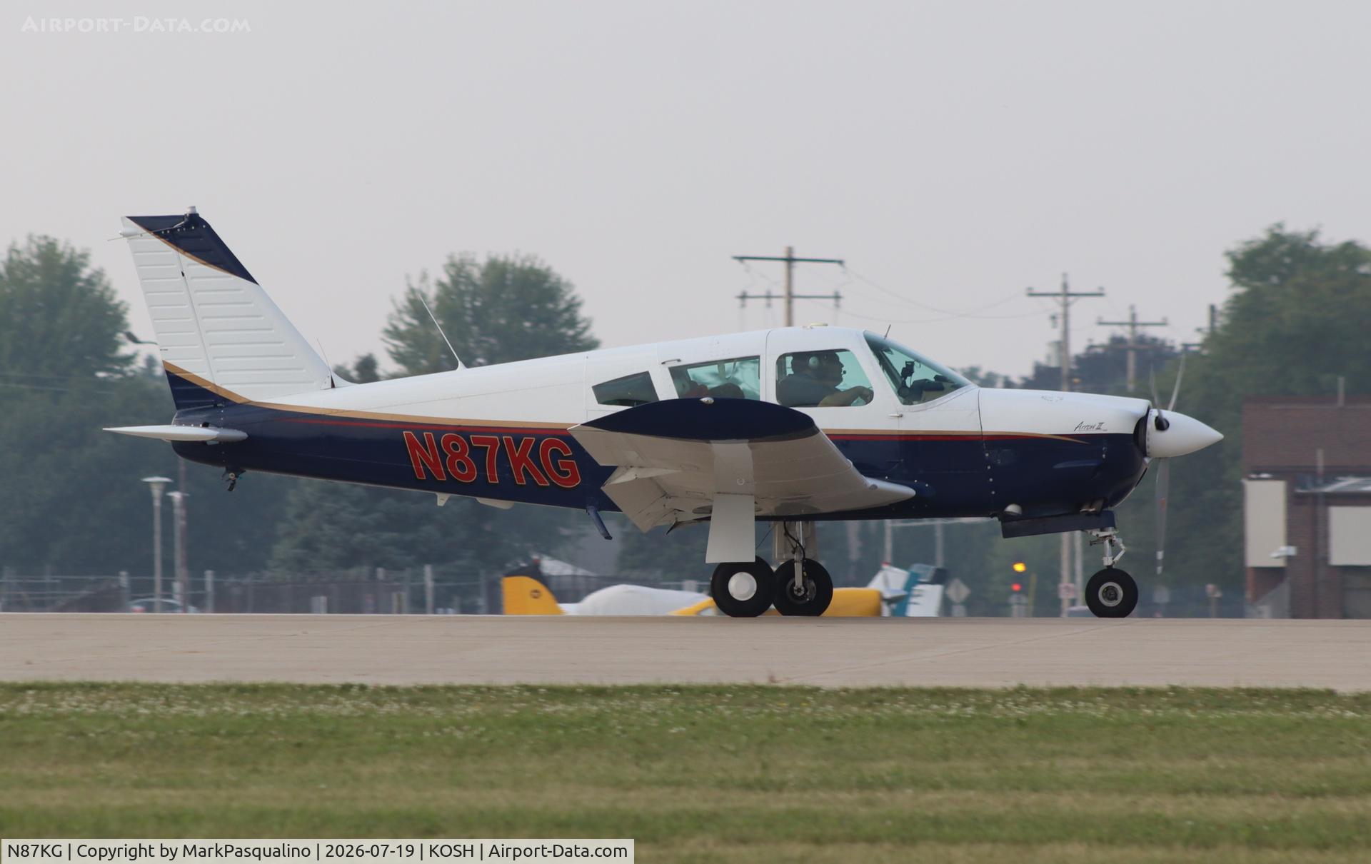 Aircraft N87KG, 1969 Piper PA-28R-200, c/n 28R-35043, Piper PA-28R-200, at KOSH, photo by MarkPasqualino