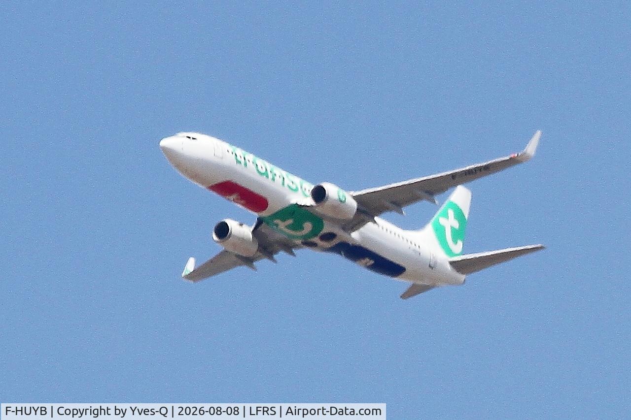 Aircraft F-HUYB, 2017 Boeing 737-8JP, c/n 42274 l/n 6247, Boeing 737-8JP, long approach rwy 21, Nantes-Atlantique airport (LFRS-NTE), at LFRS, photo by Yves-Q