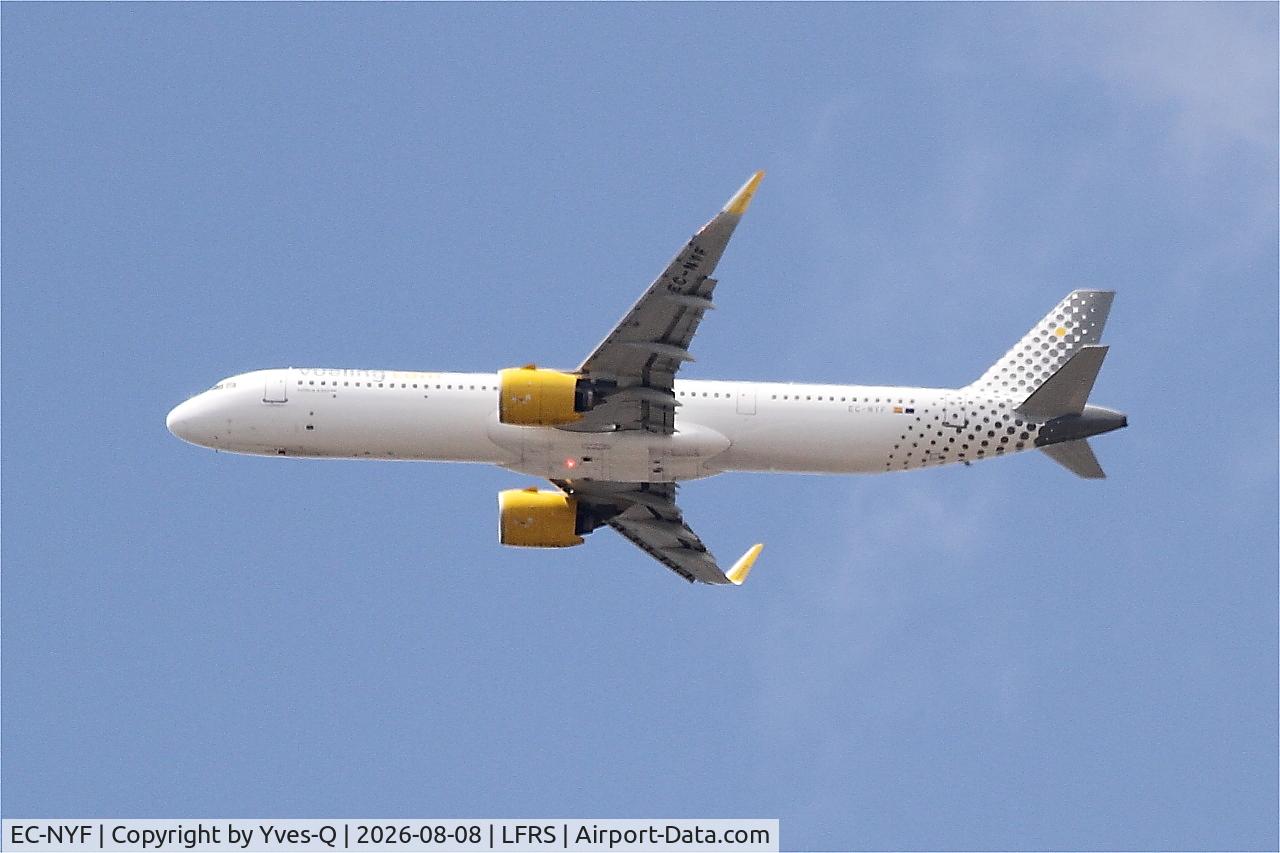 Aircraft EC-NYF, Airbus 321-271NX, c/n 11377, Airbus 321-271NX, long approach rwy 21, Nantes-Atlantique airport (LFRS-NTE), at LFRS, photo by Yves-Q