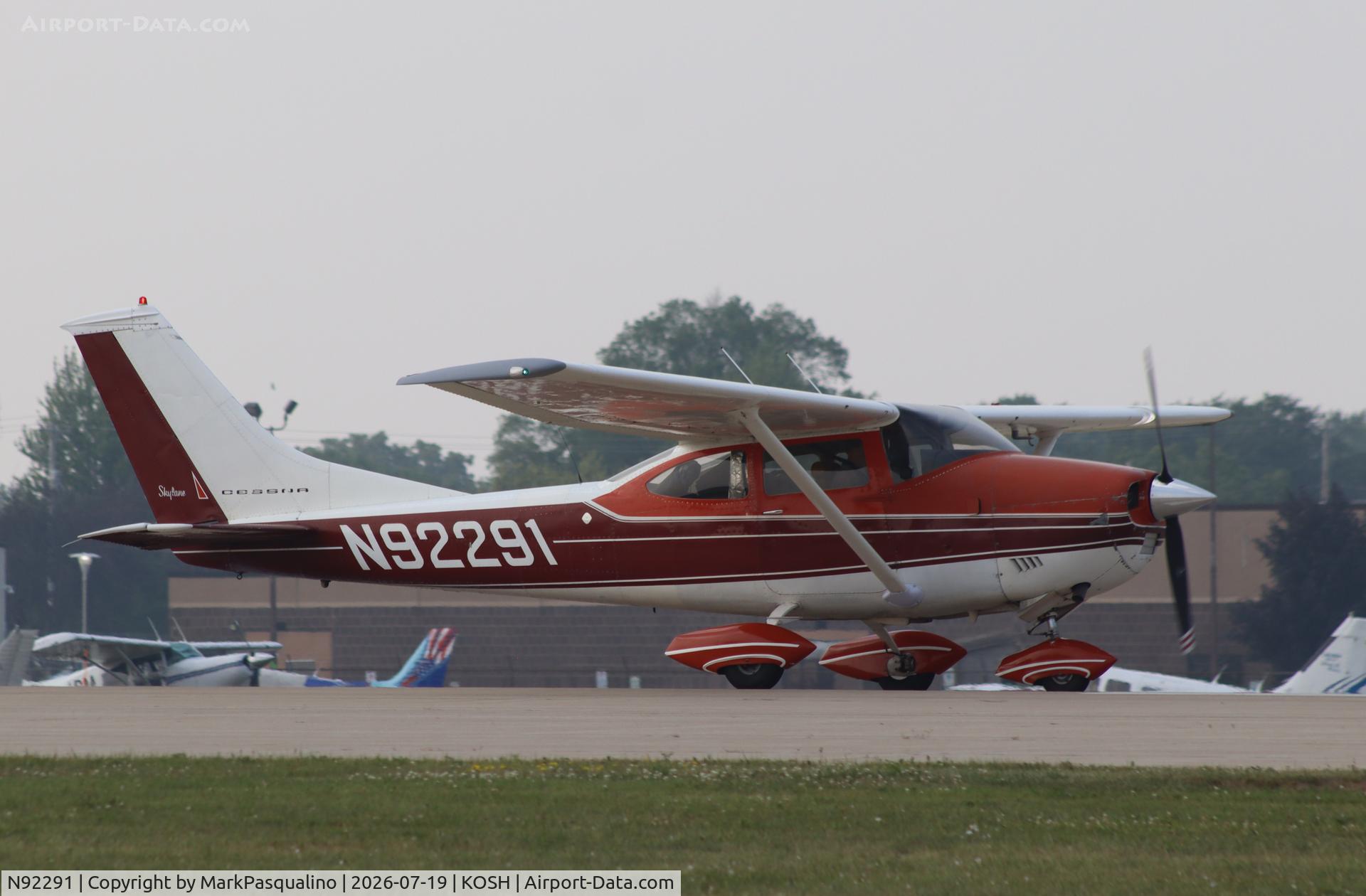 Aircraft N92291, 1969 Cessna 182N Skylane, c/n 18260132, Cessna 182N, at KOSH, photo by MarkPasqualino