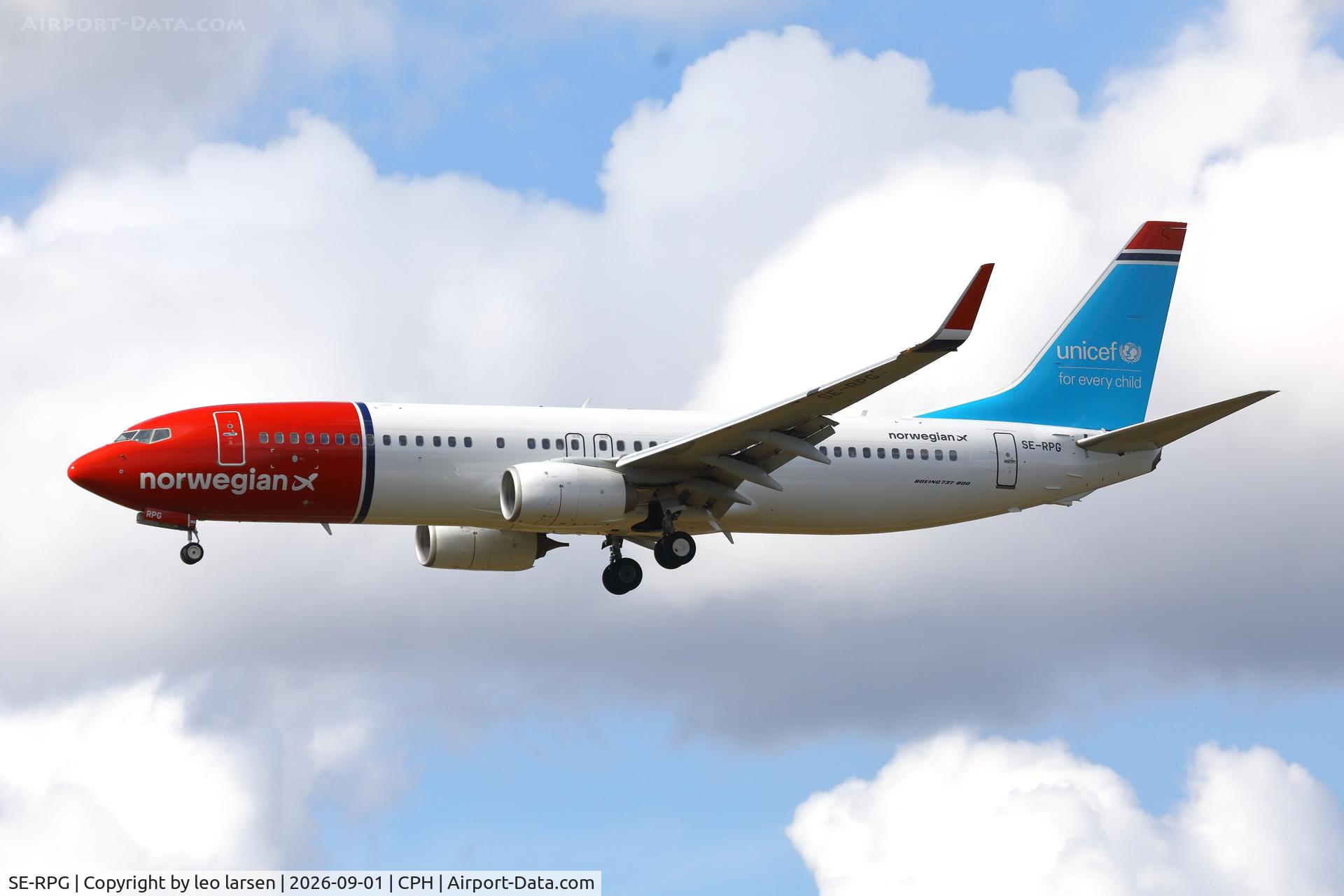 Aircraft SE-RPG, 2016 Boeing 737-8JP, c/n 42077 l/n 5934, Copenhagen 1.9.2026, at CPH, photo by leo larsen