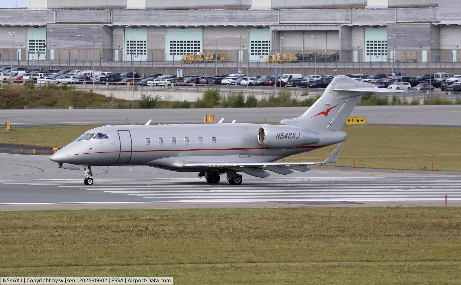 Aircraft N546XJ, 2009 Bombardier Challenger 300 (BD-100-1A10), c/n 20280, Rwy 19L, at ESSA, photo by wijken