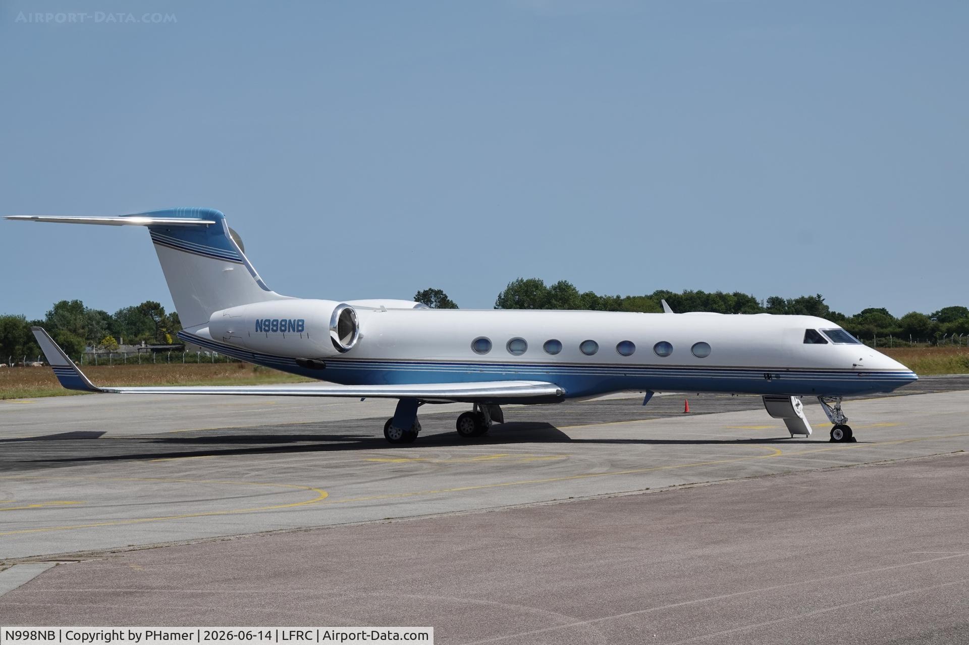 Aircraft N998NB, 2007 Gulfstream Aerospace GV-SP (G550), c/n 5151, Cherbourg, at LFRC, photo by PHamer