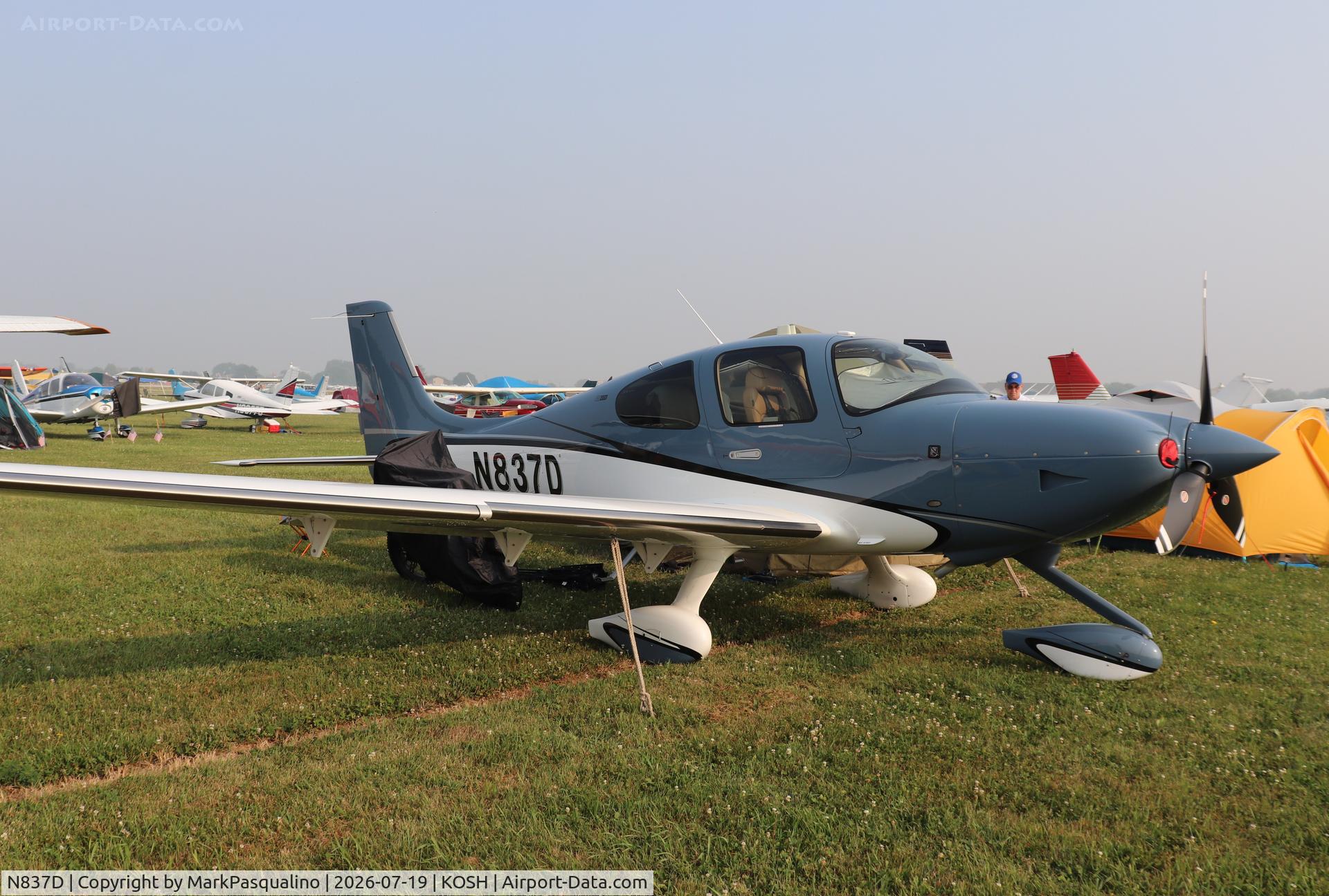 Aircraft N837D, 2025 Cirrus SR22, c/n 10096, Cirrus SR22, at KOSH, photo by MarkPasqualino