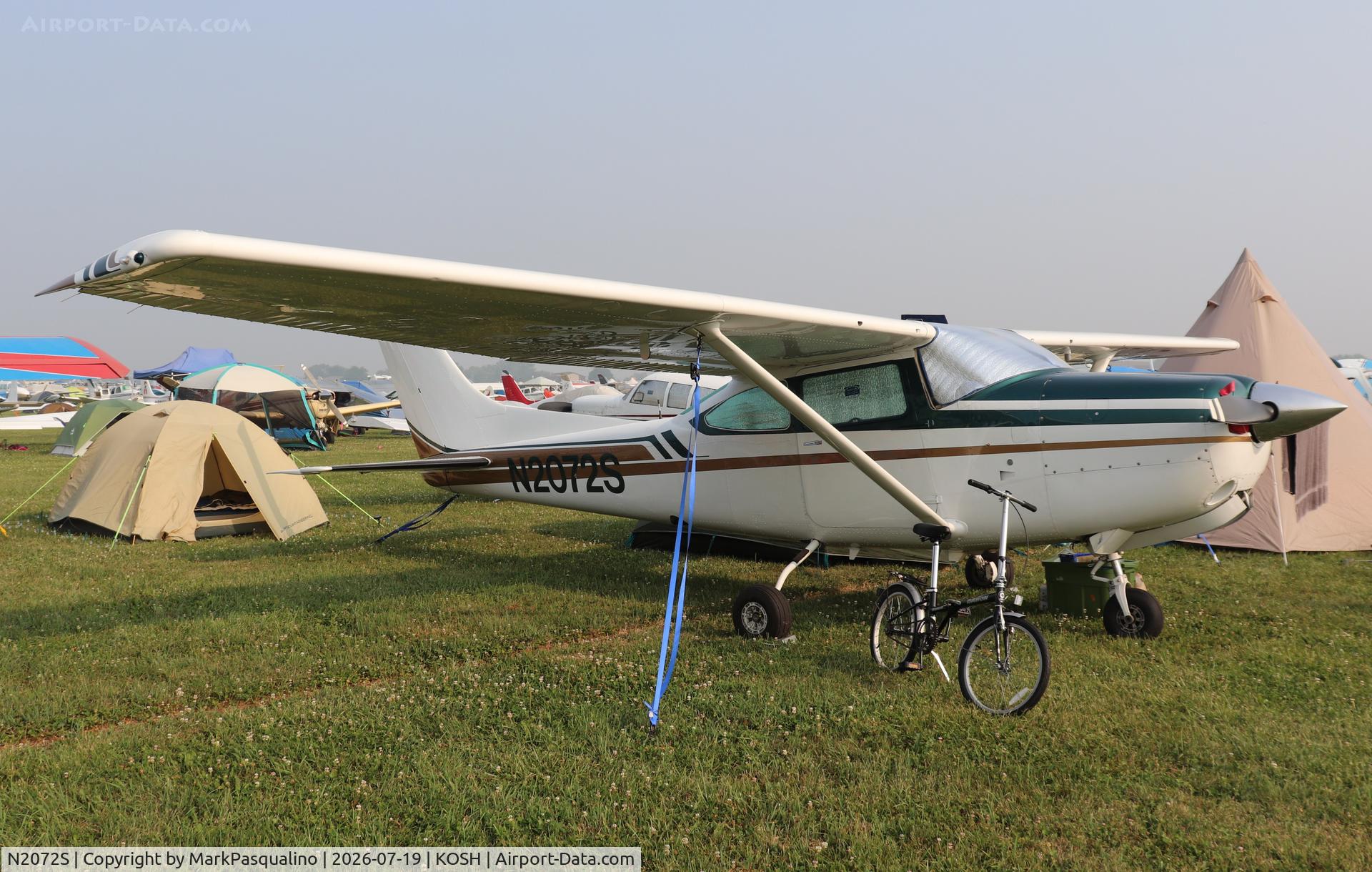 Aircraft N2072S, 1979 Cessna TR182 Turbo Skylane RG, c/n R18201298, Cessna TR182, at KOSH, photo by MarkPasqualino