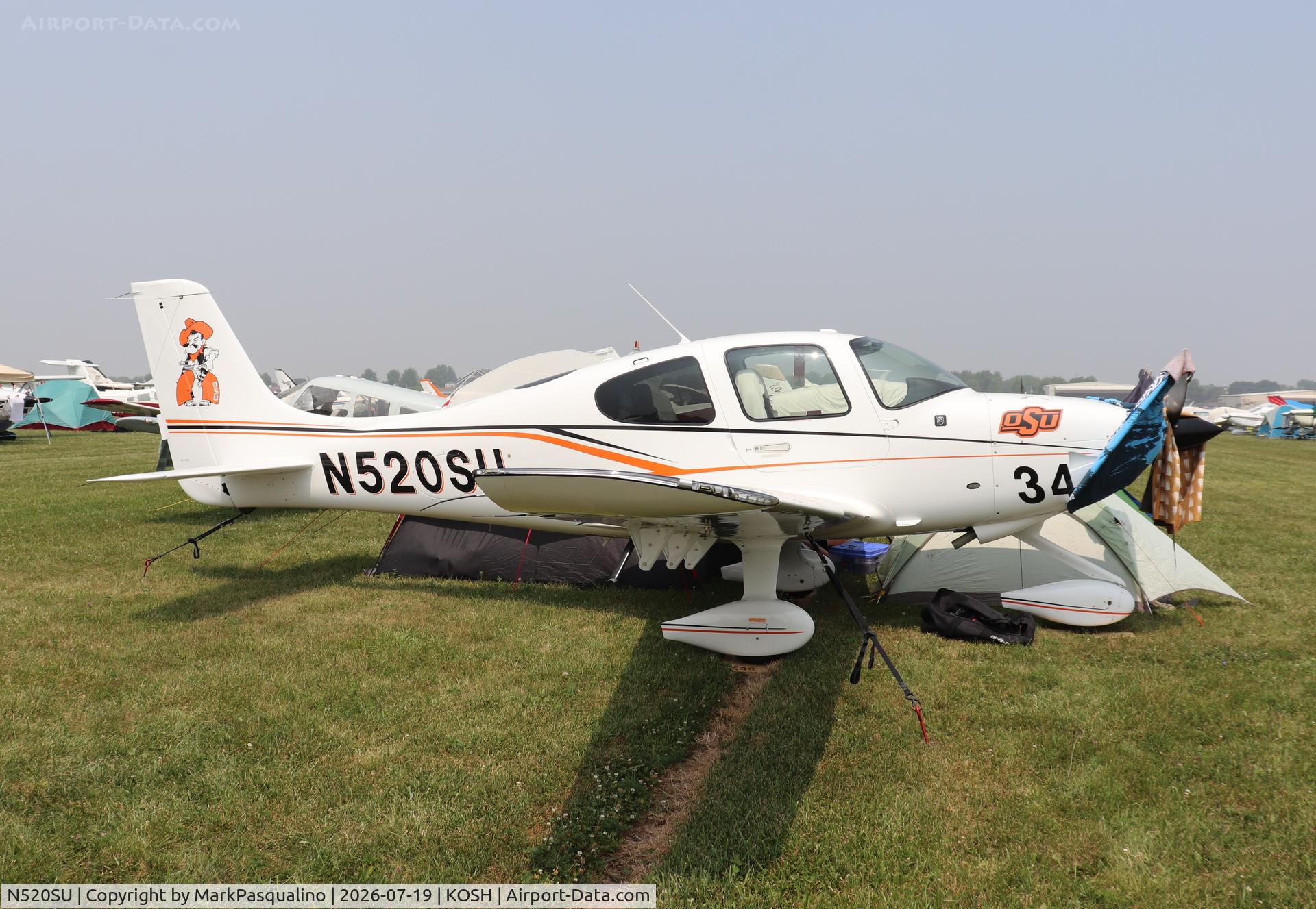 Aircraft N520SU, 2024 Cirrus SR20, c/n 9983, Cirrus SR20, at KOSH, photo by MarkPasqualino