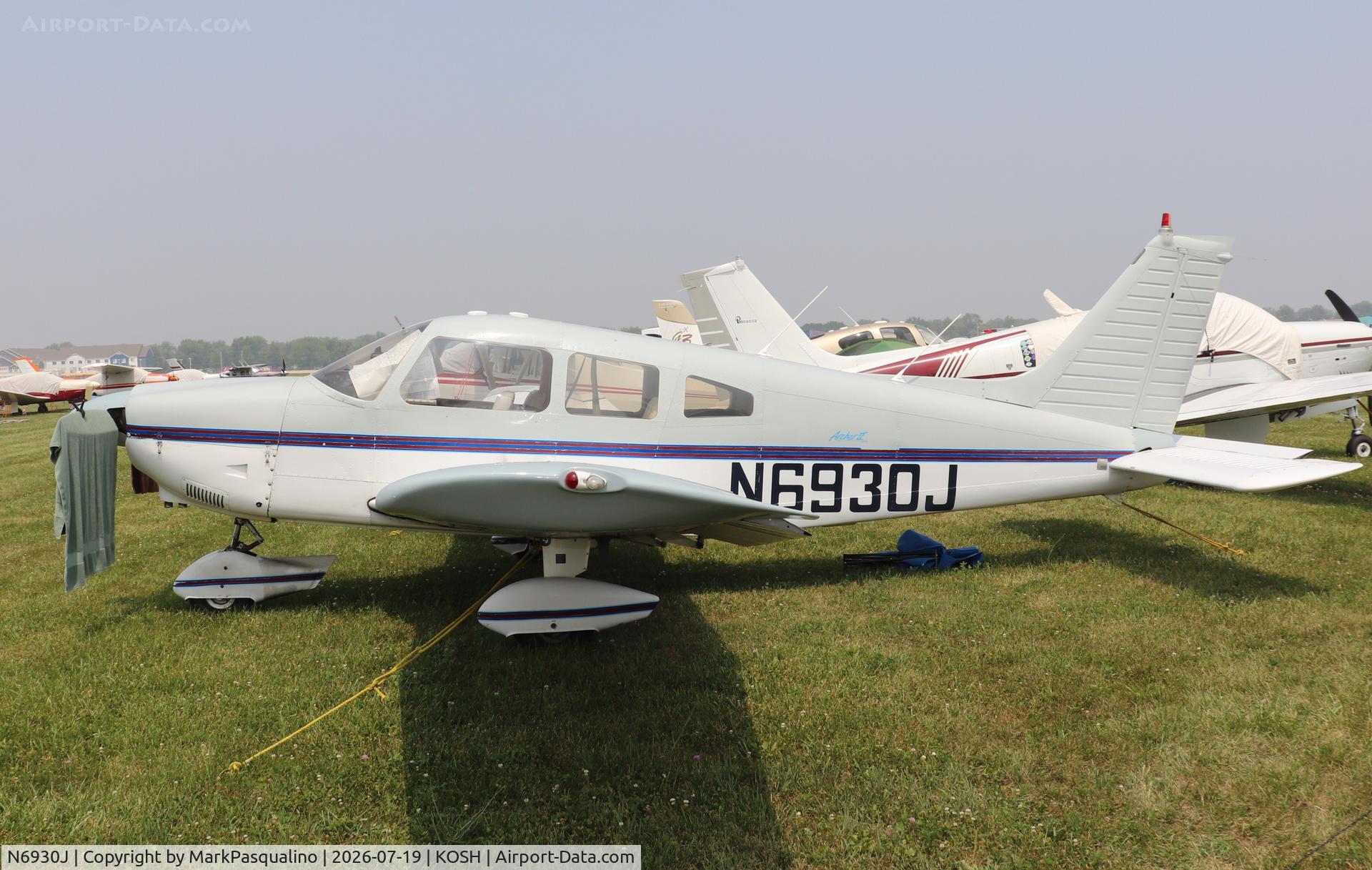 Aircraft N6930J, 1976 Piper PA-28-181 Archer, c/n 28-7690432, Piper PA-28-181, at KOSH, photo by MarkPasqualino
