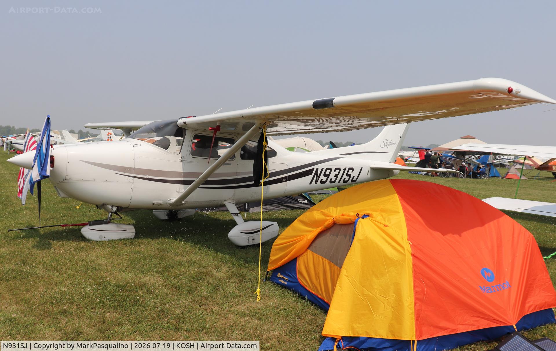 Aircraft N931SJ, 2001 Cessna 182S Skylane, c/n 18280931, Cessna 182S, at KOSH, photo by MarkPasqualino