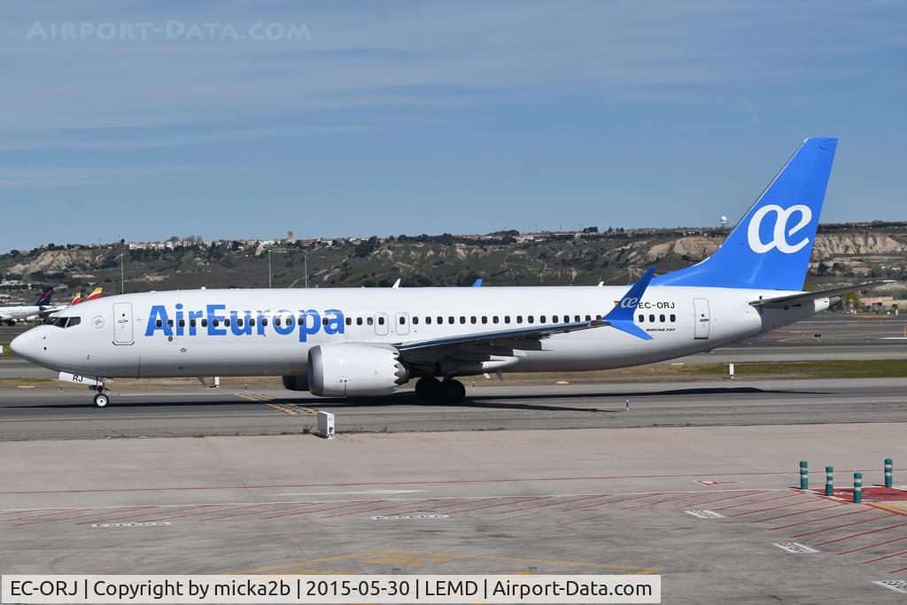Aircraft EC-ORJ, 2025 Boeing 737-8 MAX, c/n 65538 l/n 9462, Taxiing, at LEMD, photo by micka2b