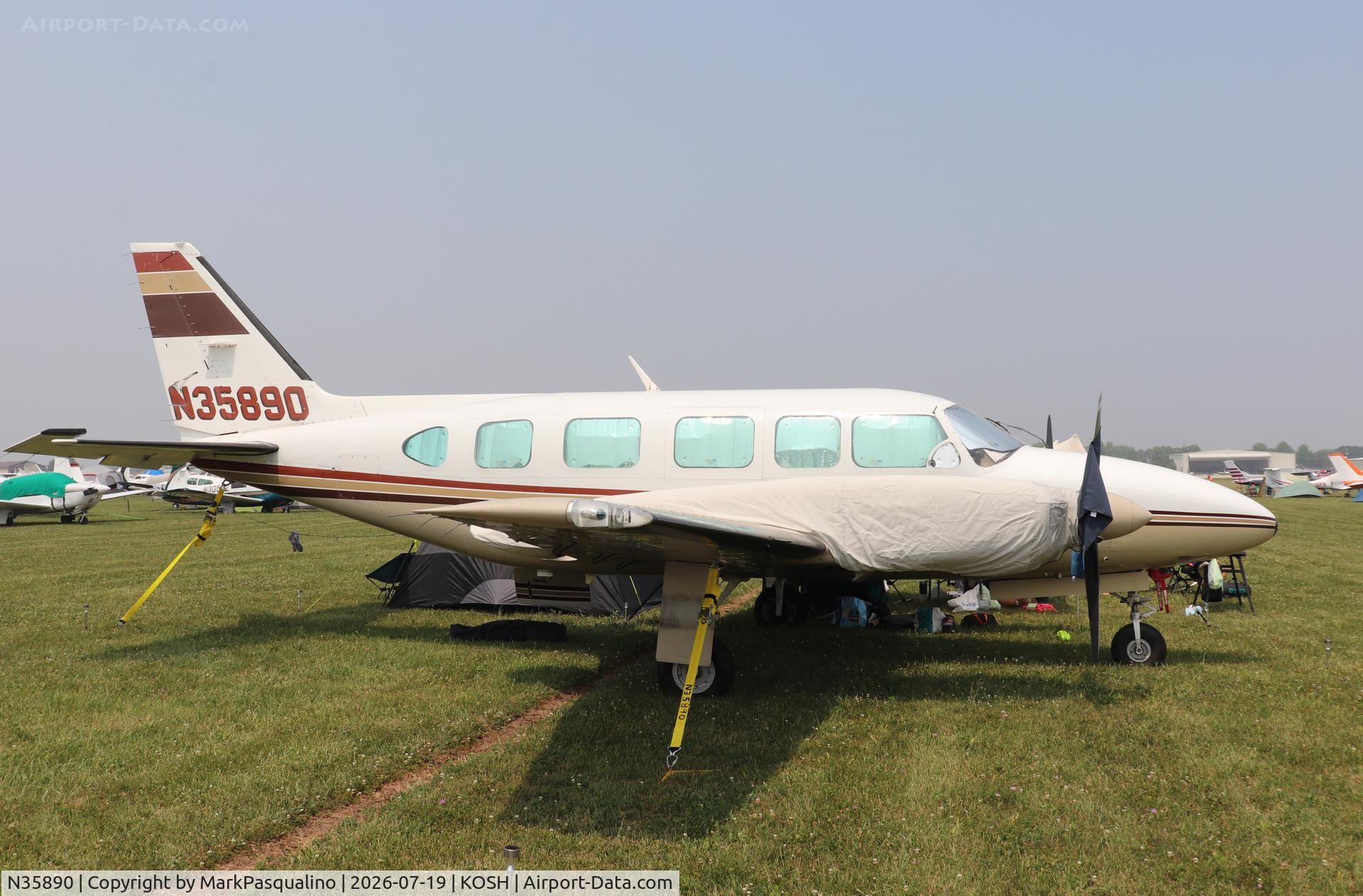 Aircraft N35890, 1980 Piper PA-31-350 Chieftain, c/n 31-8052139, Piper PA-31-350, at KOSH, photo by MarkPasqualino