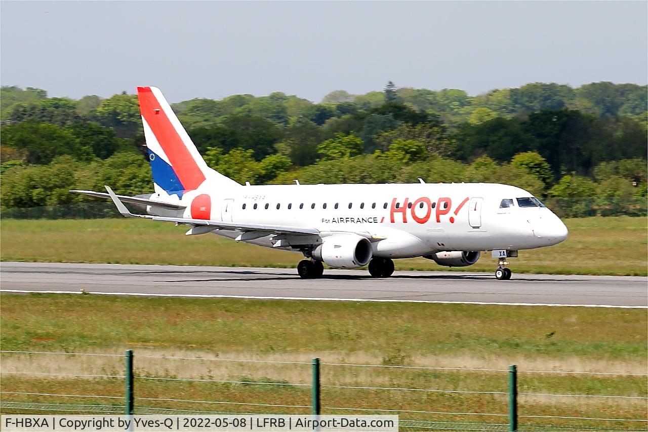 Aircraft F-HBXA, 2008 Embraer 170LR (ERJ-170-100LR), c/n 17000237, Embraer 170LR, Take off run rwy 07R, Brest-Bretagne Airport (LFRB-BES), at LFRB, photo by Yves-Q