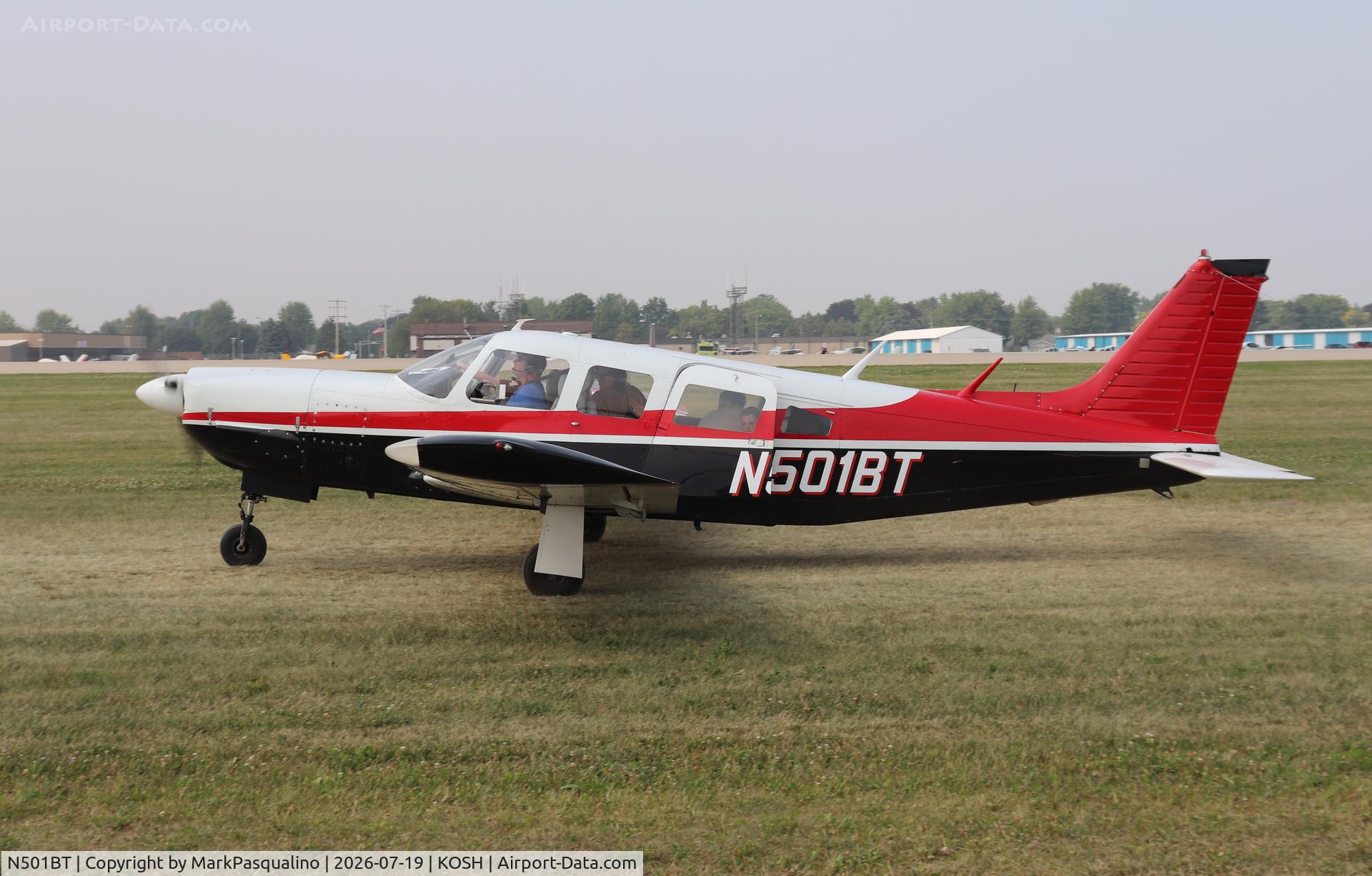 Aircraft N501BT, 1976 Piper PA-32R-300 Cherokee Lance, c/n 32R-7780039, Piper PA-32R-300, at KOSH, photo by MarkPasqualino
