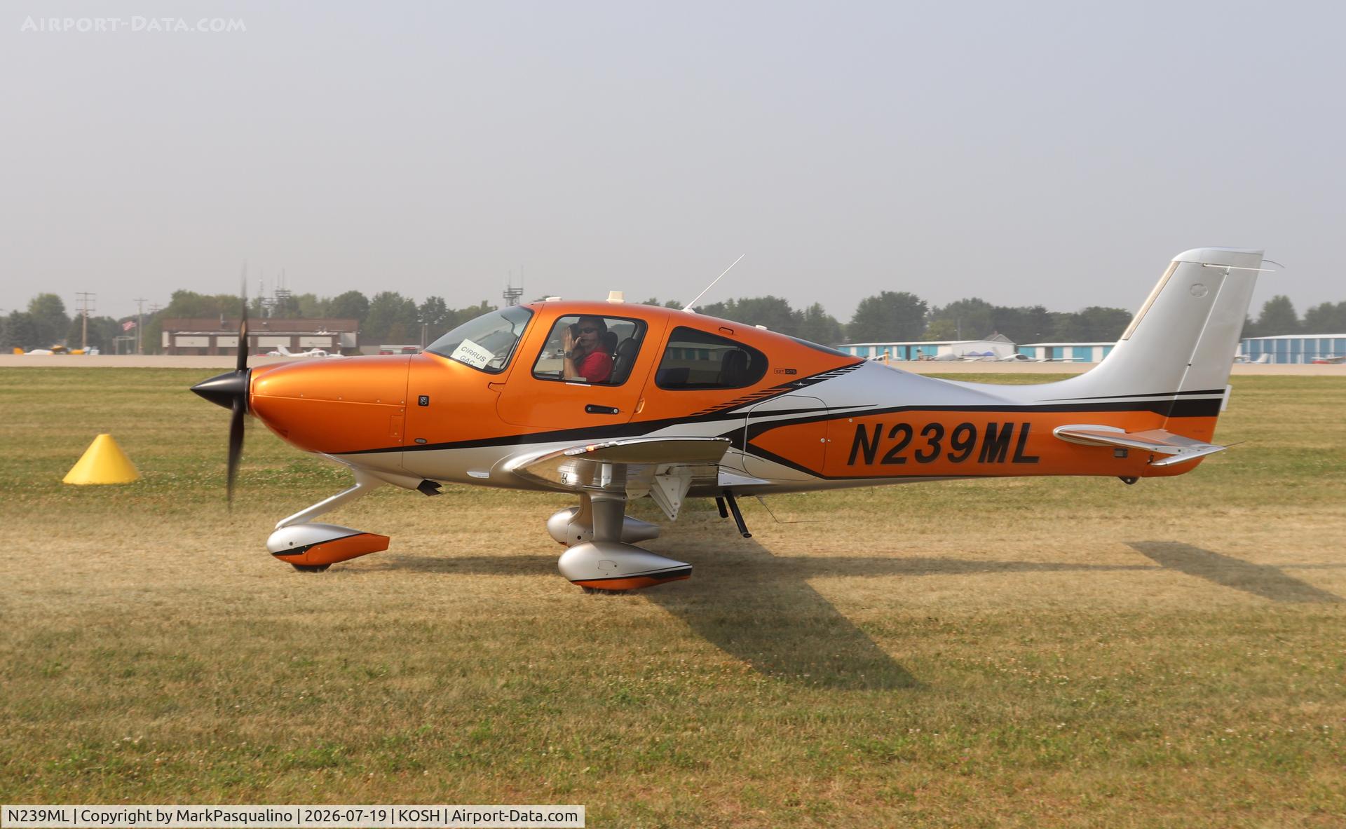 Aircraft N239ML, 2024 Cirrus Design Corp SR22T, c/n 10296, Cirrus SR22T, at KOSH, photo by MarkPasqualino