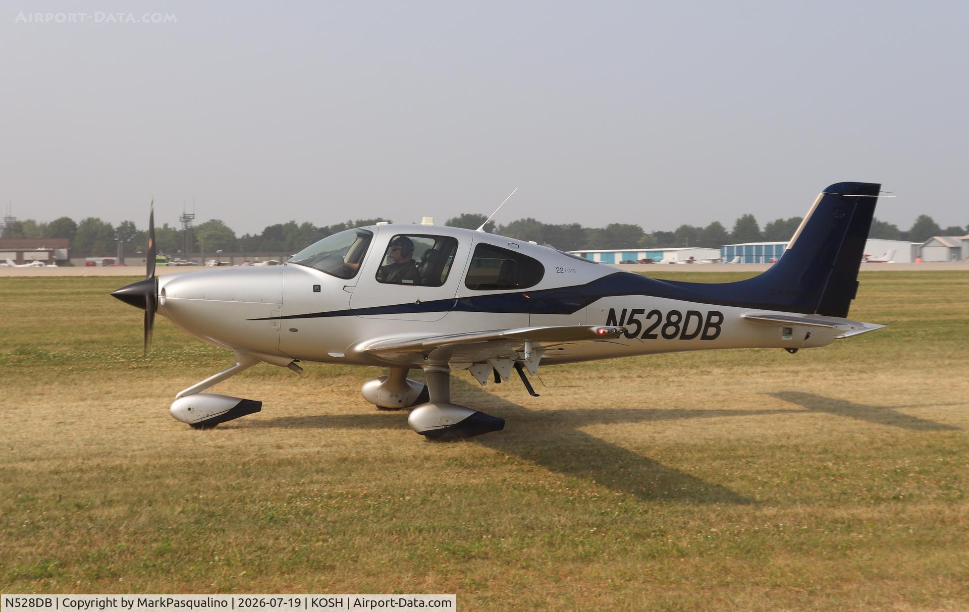 Aircraft N528DB, 2015 Cirrus SR22, c/n 4248, Cirrus SR22, at KOSH, photo by MarkPasqualino