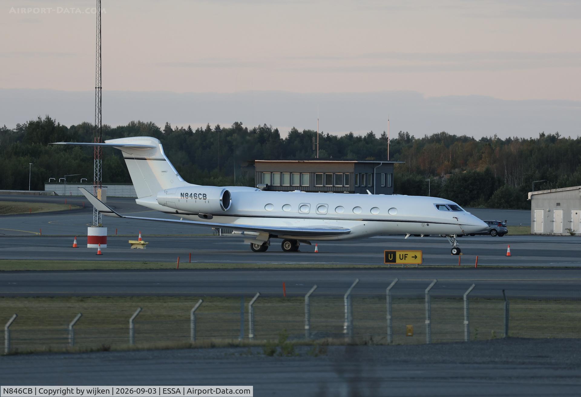 Aircraft N846CB, 2017 Gulfstream Aerospace Corp GVI (G650ER), c/n 6269, Ramp M, at ESSA, photo by wijken