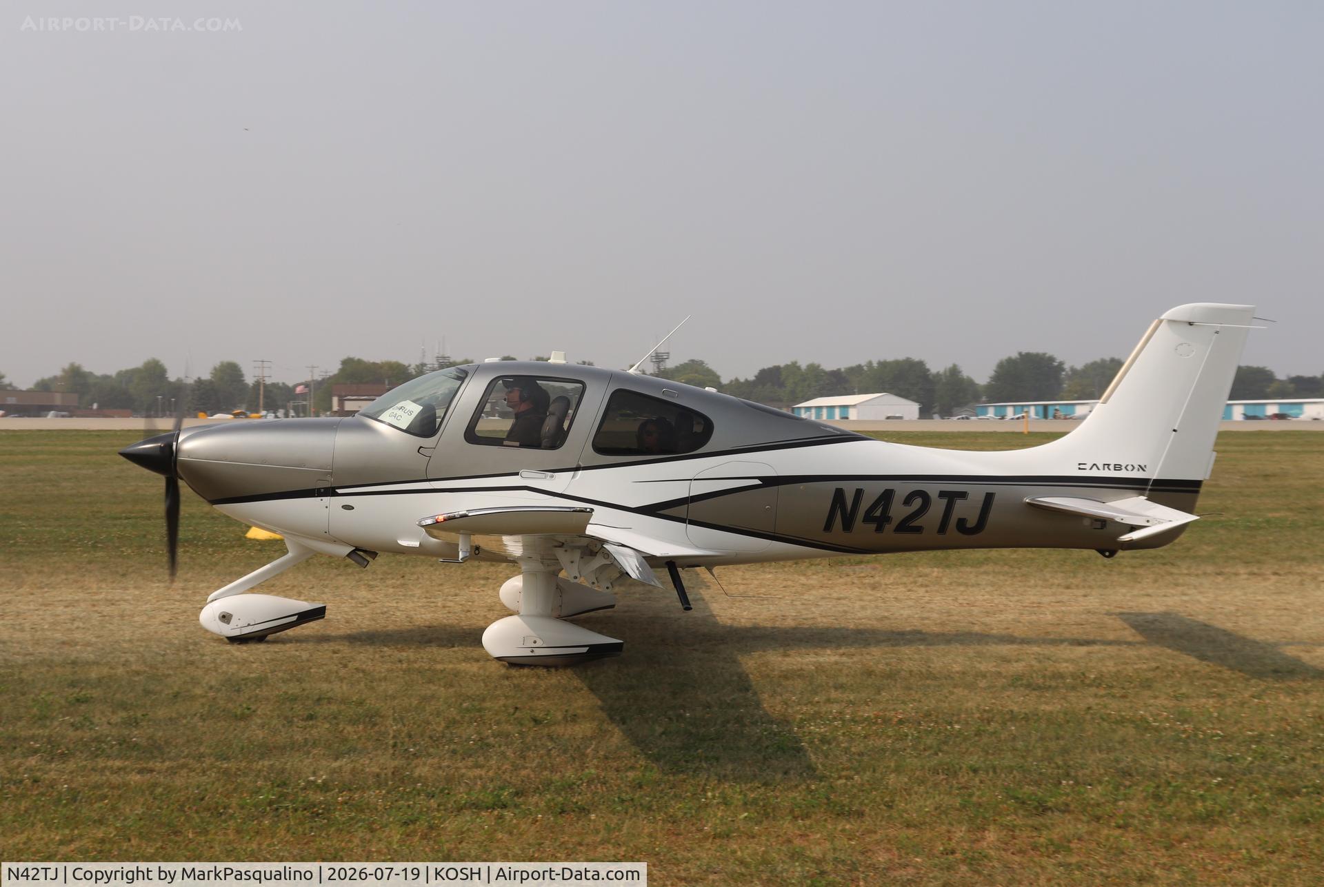 Aircraft N42TJ, 2017 Cirrus SR22, c/n 4507, Cirrus SR22, at KOSH, photo by MarkPasqualino