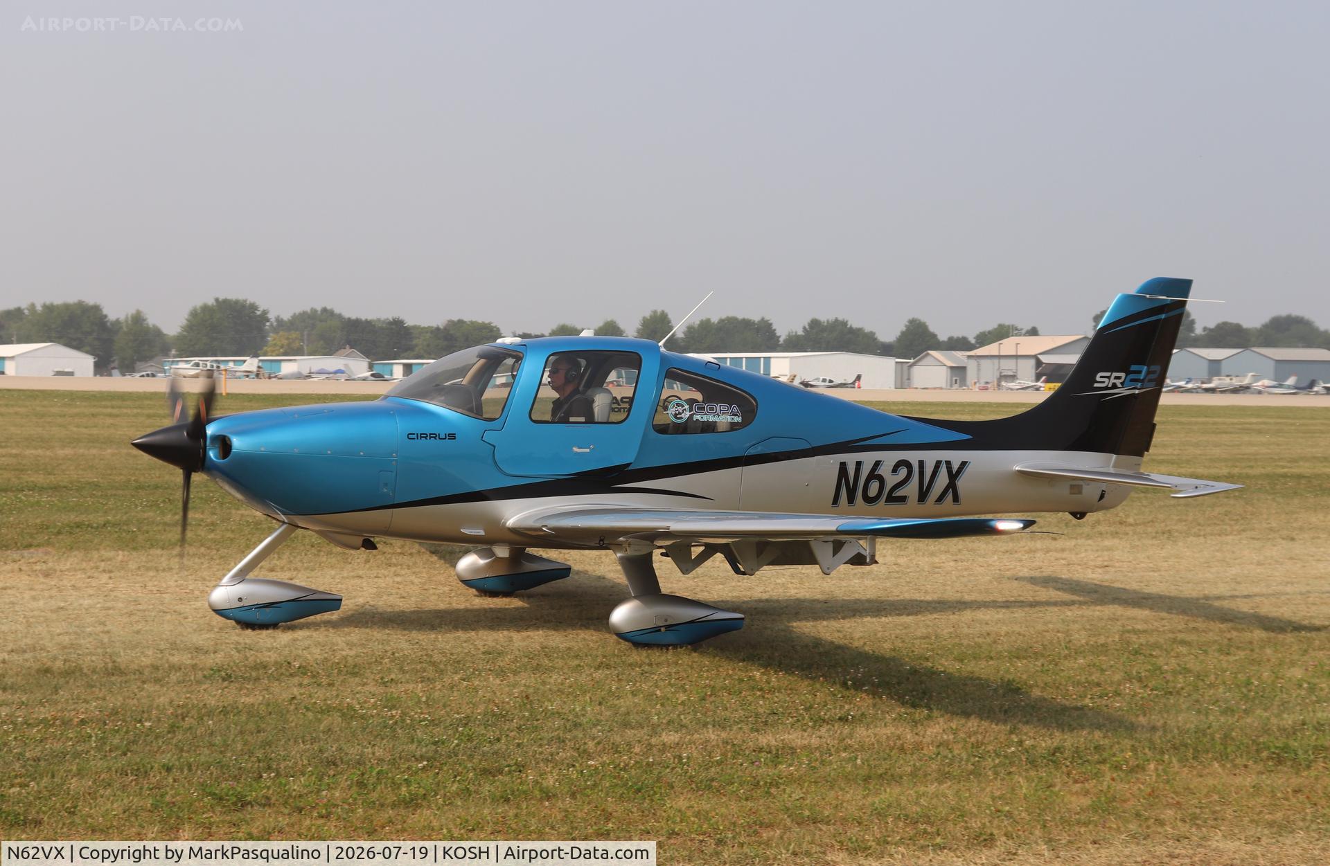 Aircraft N62VX, 2001 Cirrus Design Corp SR22, c/n 0090, Cirrus SR22, at KOSH, photo by MarkPasqualino