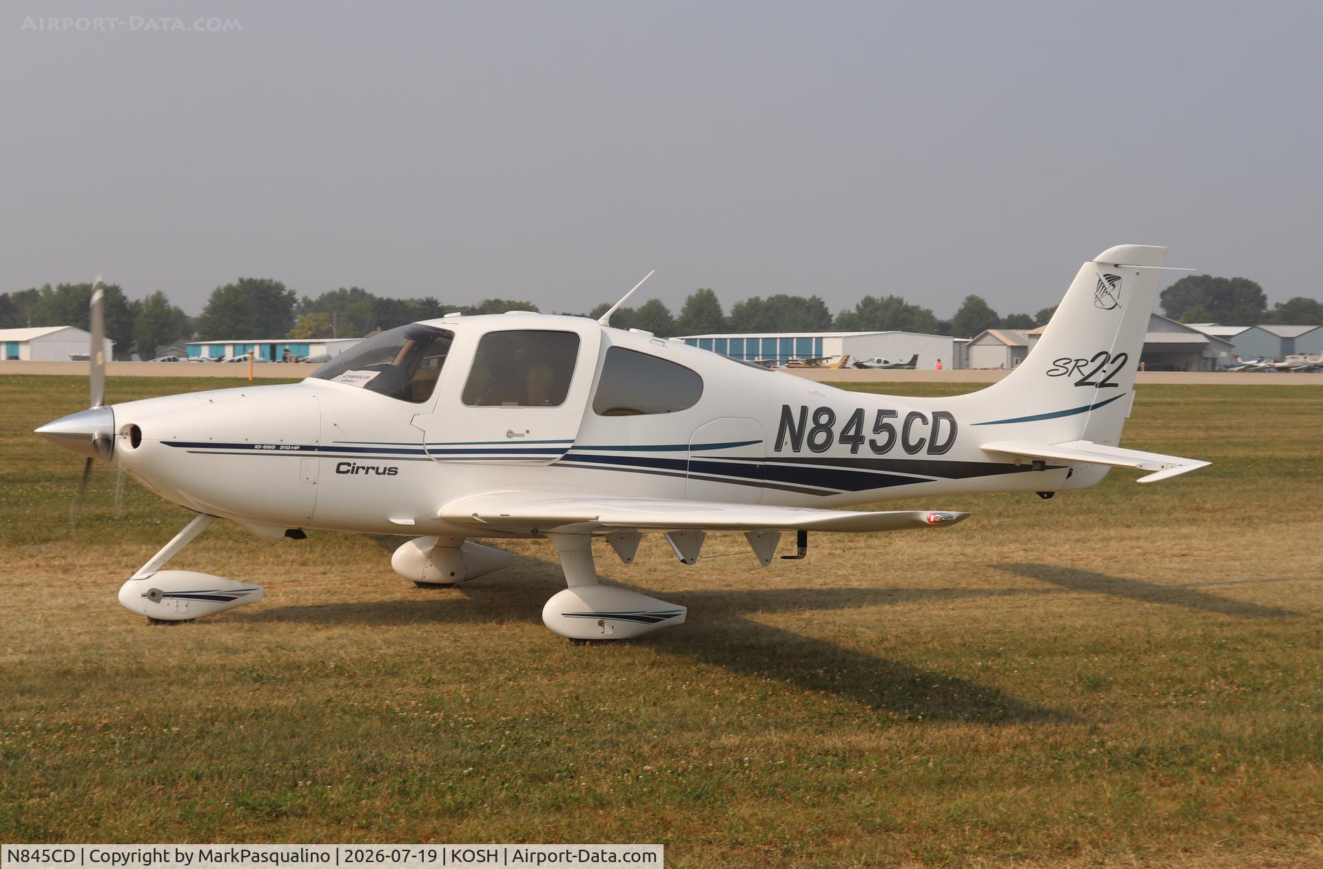 Aircraft N845CD, 2002 Cirrus SR22, c/n 0194, Cirrus SR22, at KOSH, photo by MarkPasqualino