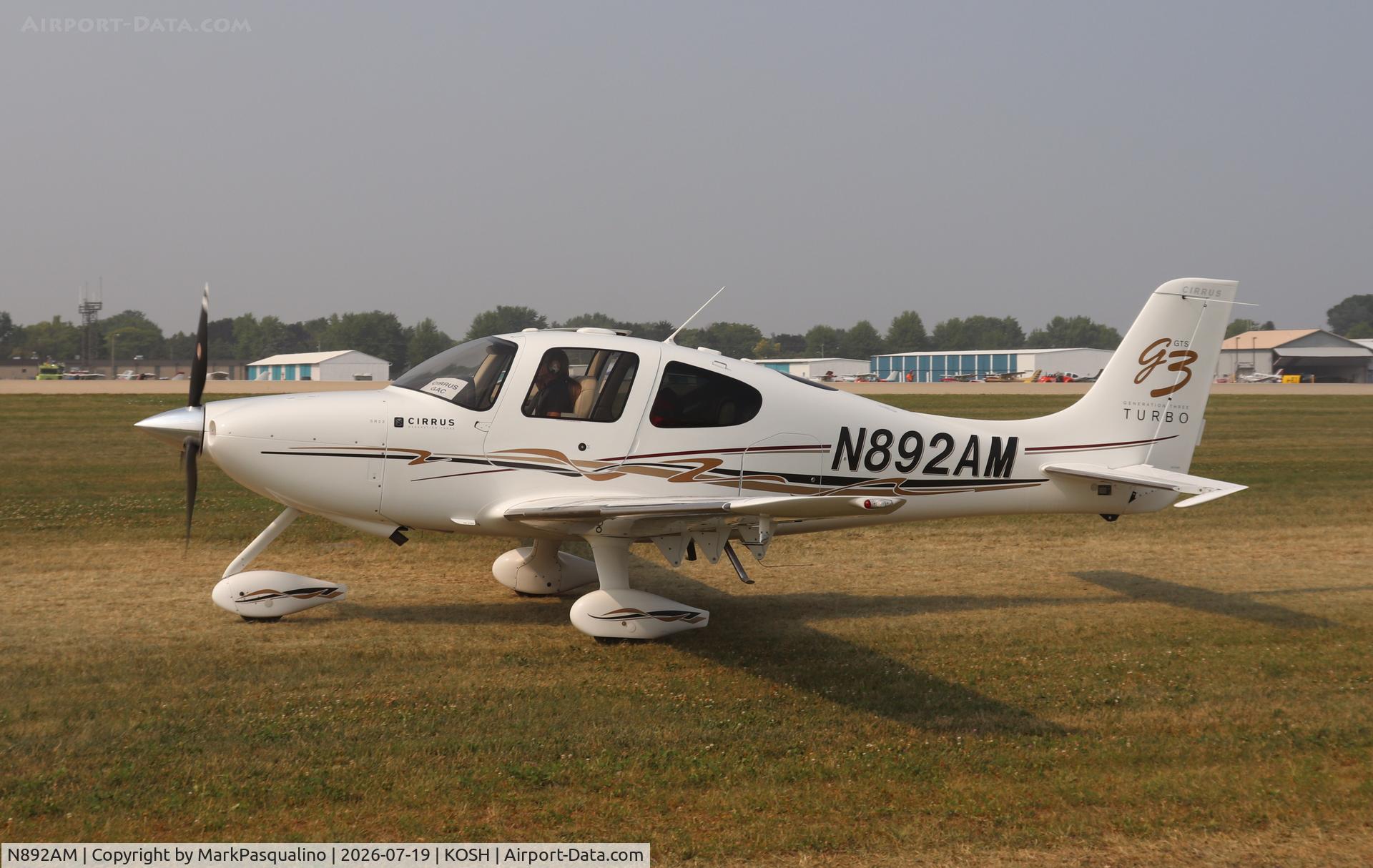 Aircraft N892AM, 2007 Cirrus SR22, c/n 2738, Cirrus SR22, at KOSH, photo by MarkPasqualino