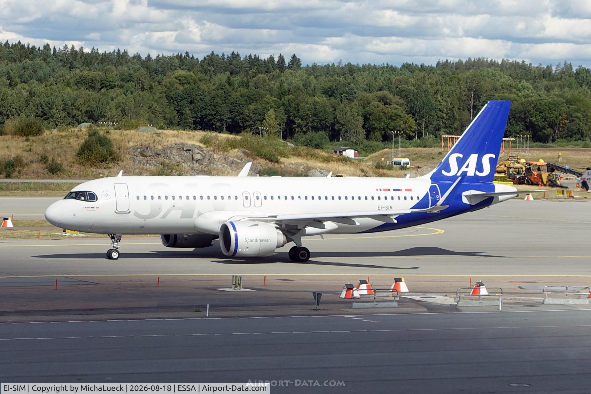 Aircraft EI-SIM, 2022 Airbus A320-251N, c/n 10761, At Arlanda, at ESSA, photo by MichaLueck
