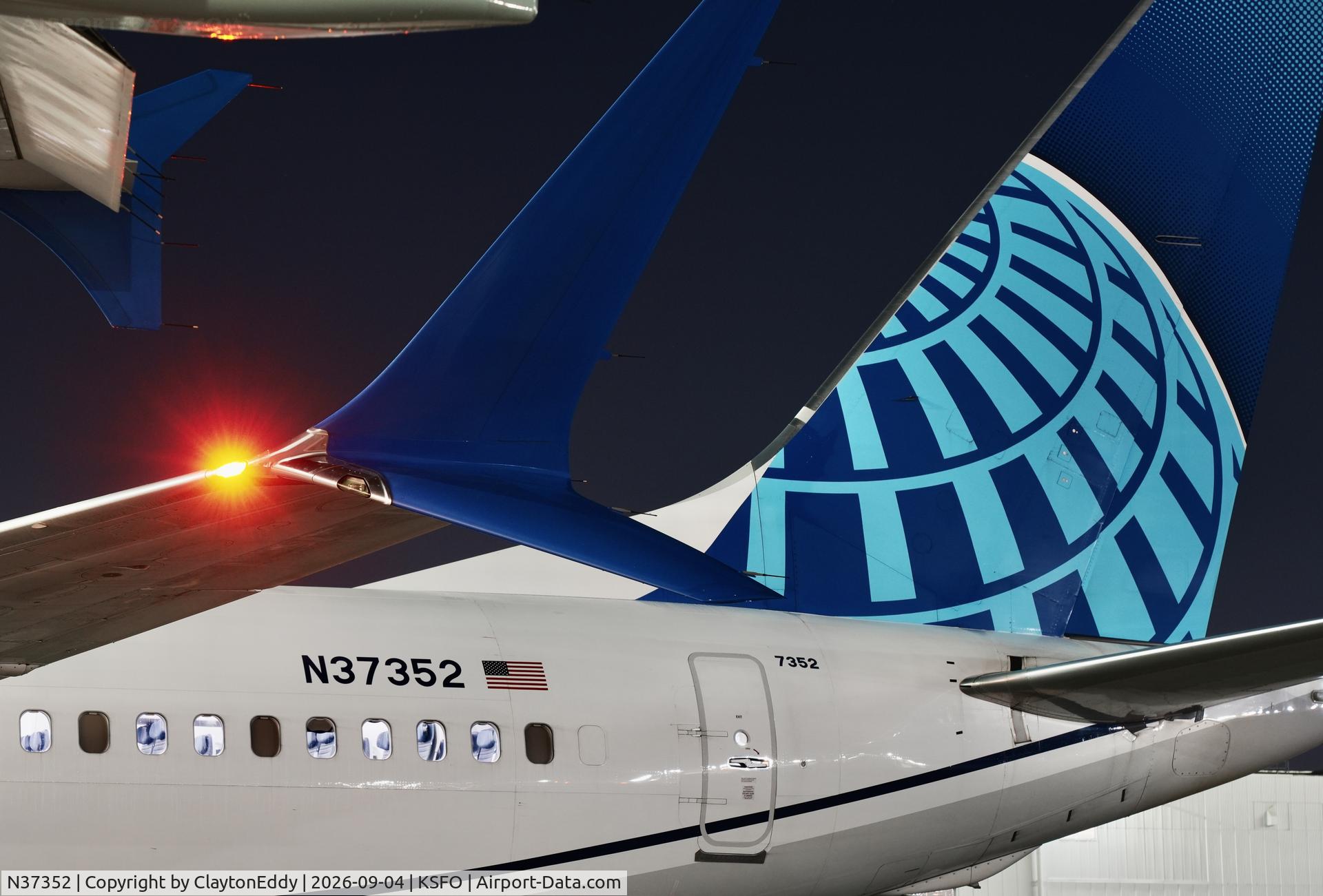 Aircraft N37352, 2024 Boeing 737 MAX 8, c/n 67558 l/n 8946, SFO 2026, at KSFO, photo by ClaytonEddy