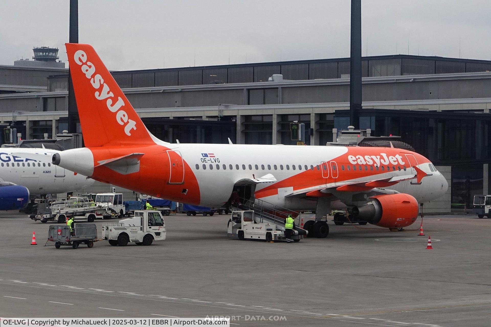 Aircraft OE-LVG, 2006 Airbus A319-111, c/n 2744, At Zaventem, at EBBR, photo by MichaLueck