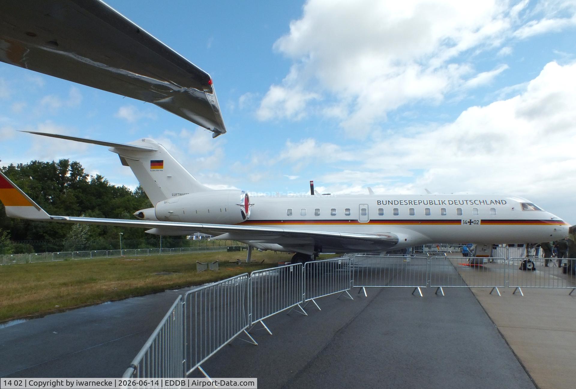 Aircraft 14 02, 2010 Bombardier BD-700-1A11 Global 5000, c/n 9404, Bombardier BD-700-1A11 Global 5000 of the Luftwaffe Flugbereitschaft BMVg (German air force VIP-Flight) at ILA 2026, Berlin, at EDDB, photo by iwarnecke