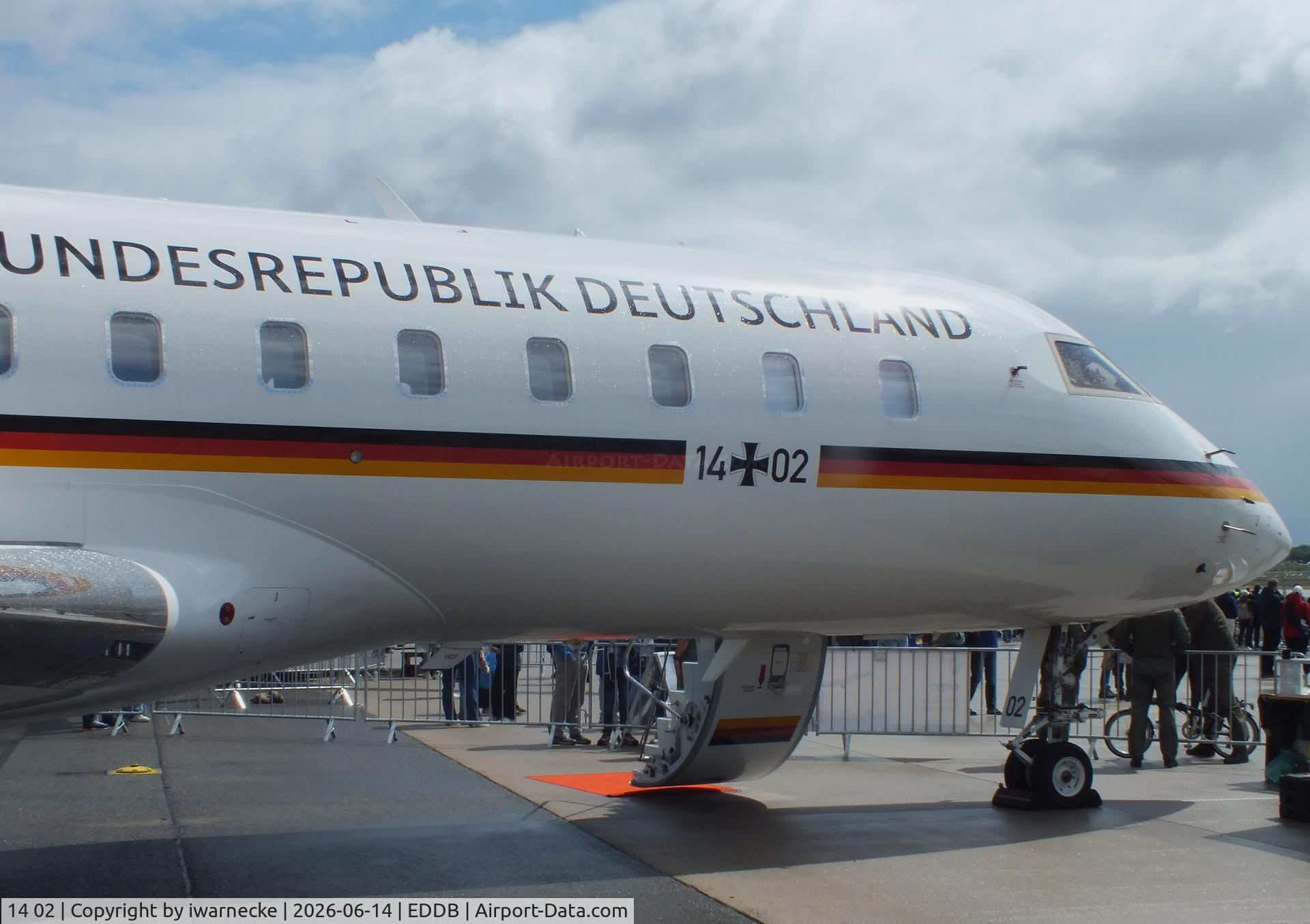 Aircraft 14 02, 2010 Bombardier BD-700-1A11 Global 5000, c/n 9404, Bombardier BD-700-1A11 Global 5000 of the Luftwaffe Flugbereitschaft BMVg (German air force VIP-Flight) at ILA 2026, Berlin, at EDDB, photo by iwarnecke