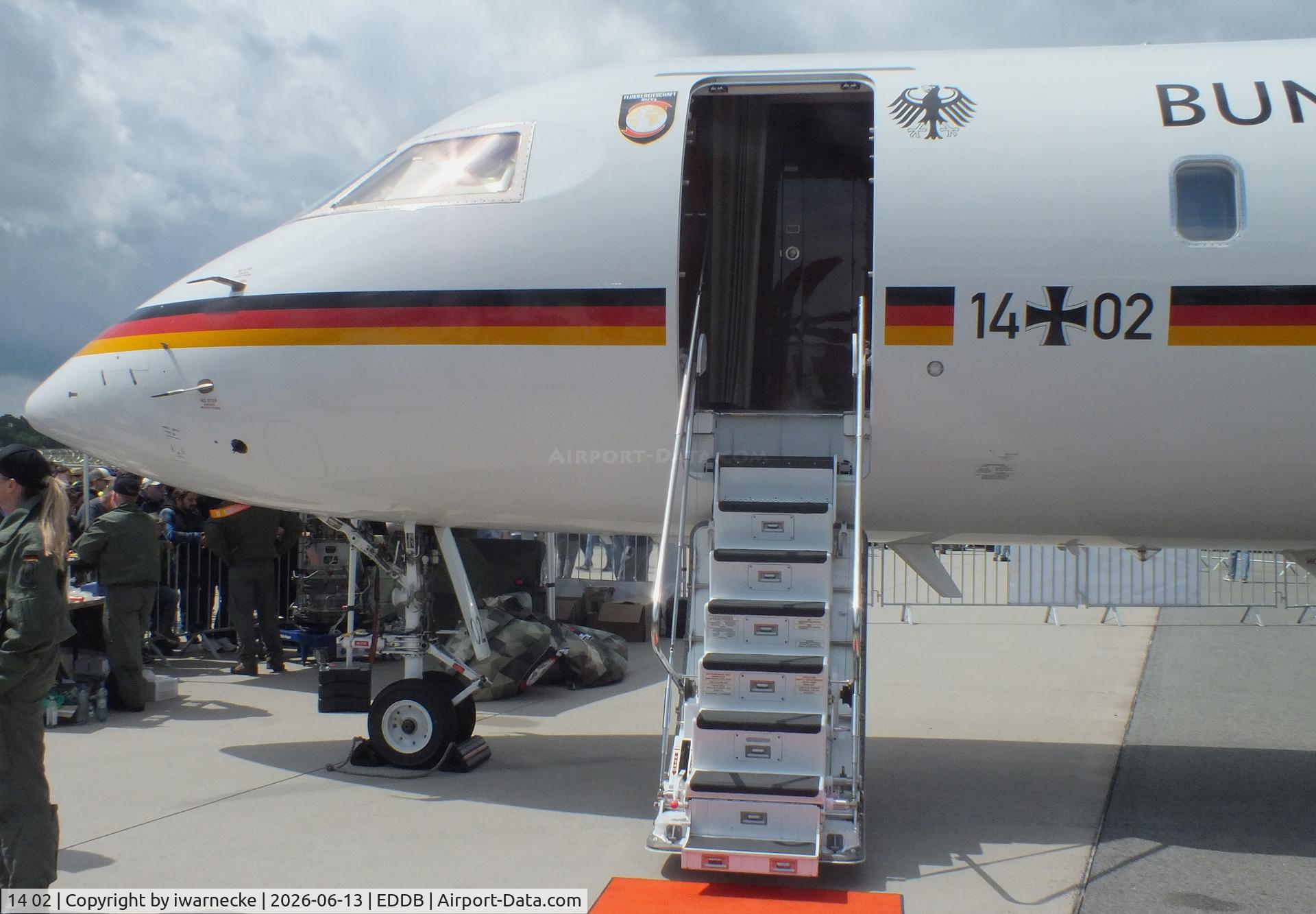 Aircraft 14 02, 2010 Bombardier BD-700-1A11 Global 5000, c/n 9404, Bombardier BD-700-1A11 Global 5000 of the Luftwaffe Flugbereitschaft BMVg (German air force VIP-Flight) at ILA 2026, Berlin, at EDDB, photo by iwarnecke