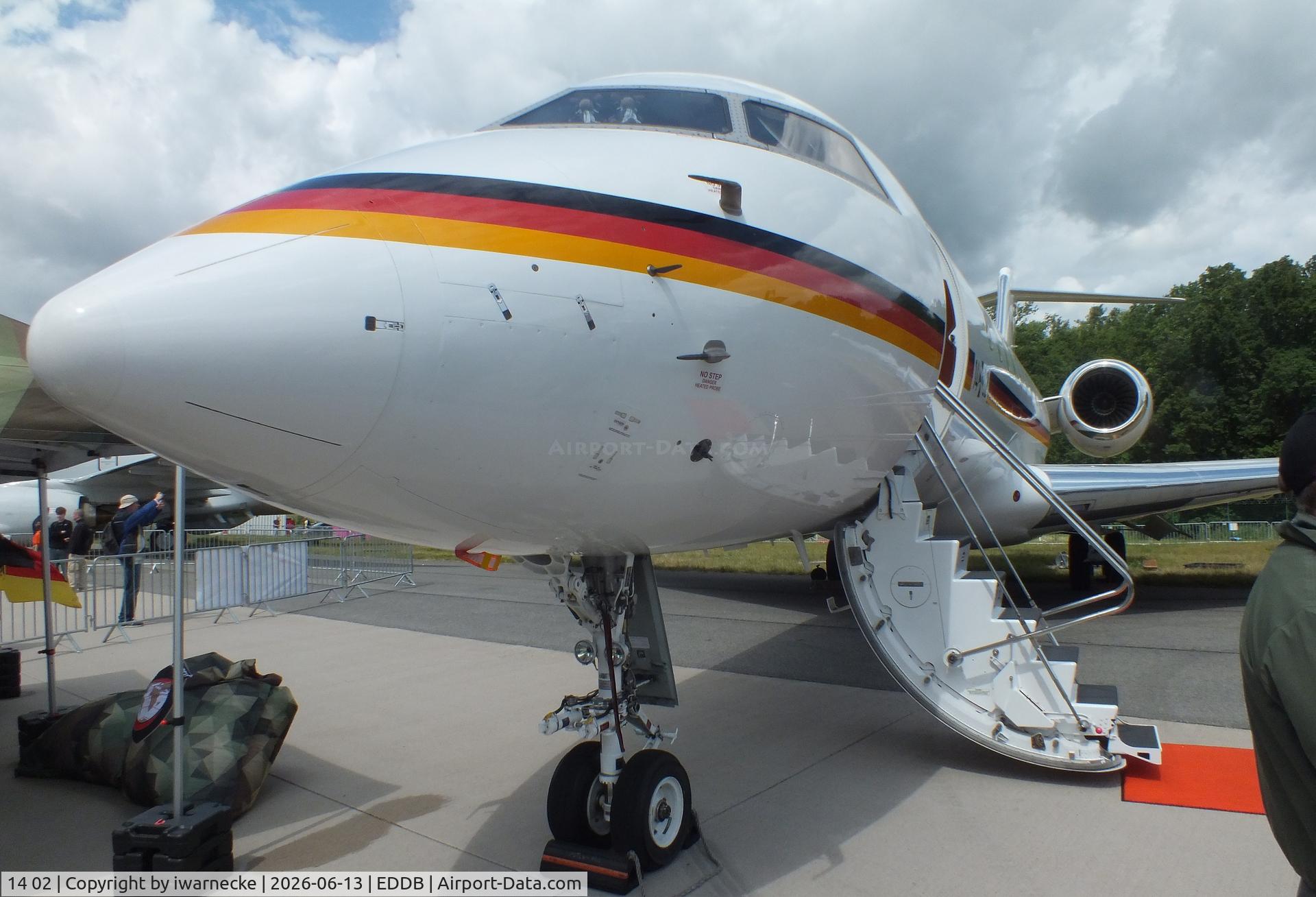 Aircraft 14 02, 2010 Bombardier BD-700-1A11 Global 5000, c/n 9404, Bombardier BD-700-1A11 Global 5000 of the Luftwaffe Flugbereitschaft BMVg (German air force VIP-Flight) at ILA 2026, Berlin, at EDDB, photo by iwarnecke