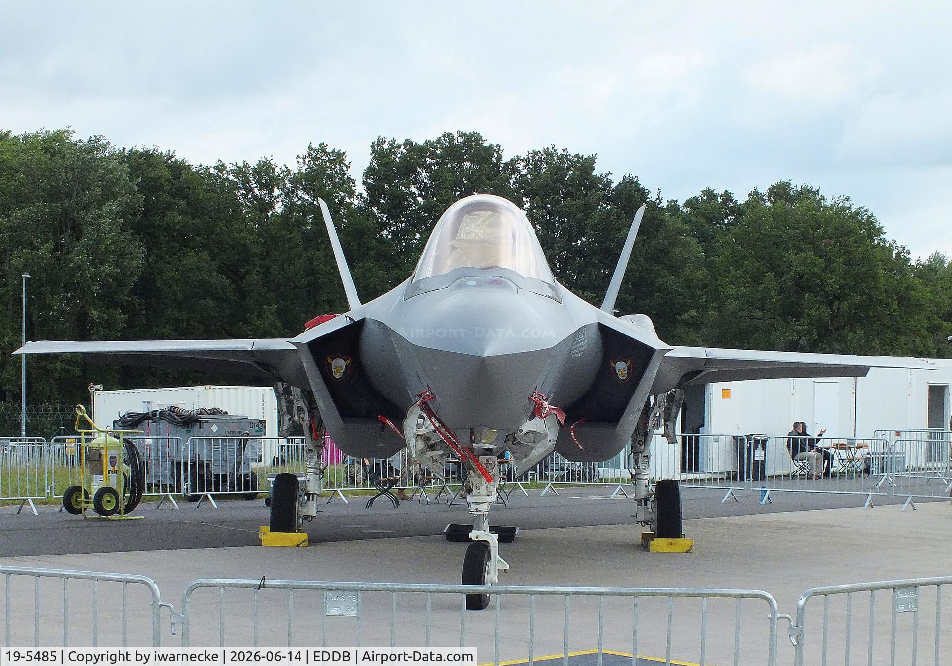 Aircraft 19-5485, Lockheed Martin F-35A Lightning II, c/n AF-313, Lockheed Martin F-35A Lightning II of the USAF at ILA 2026, Berlin, at EDDB, photo by iwarnecke