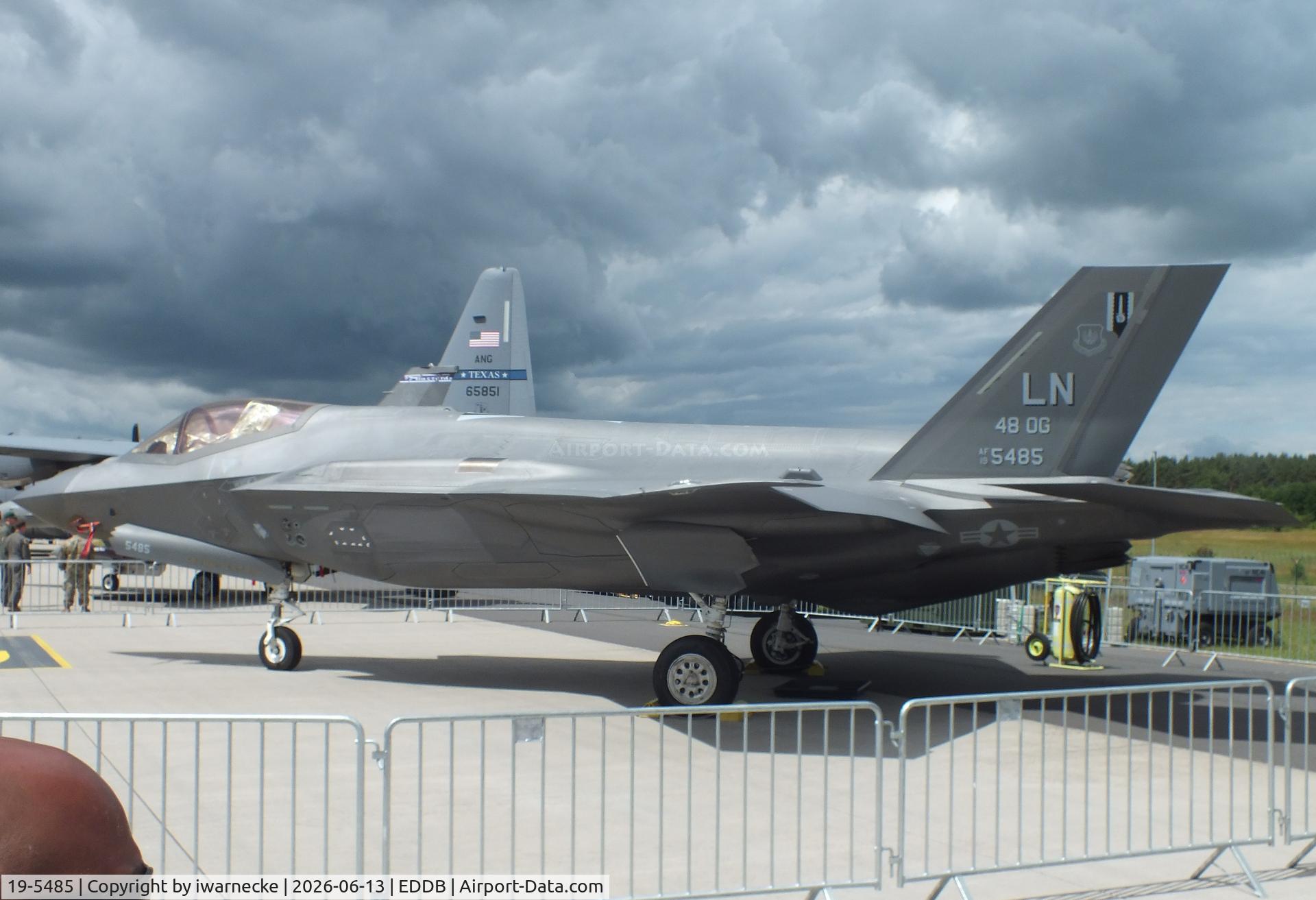 Aircraft 19-5485, Lockheed Martin F-35A Lightning II, c/n AF-313, Lockheed Martin F-35A Lightning II of the USAF at ILA 2026, Berlin, at EDDB, photo by iwarnecke