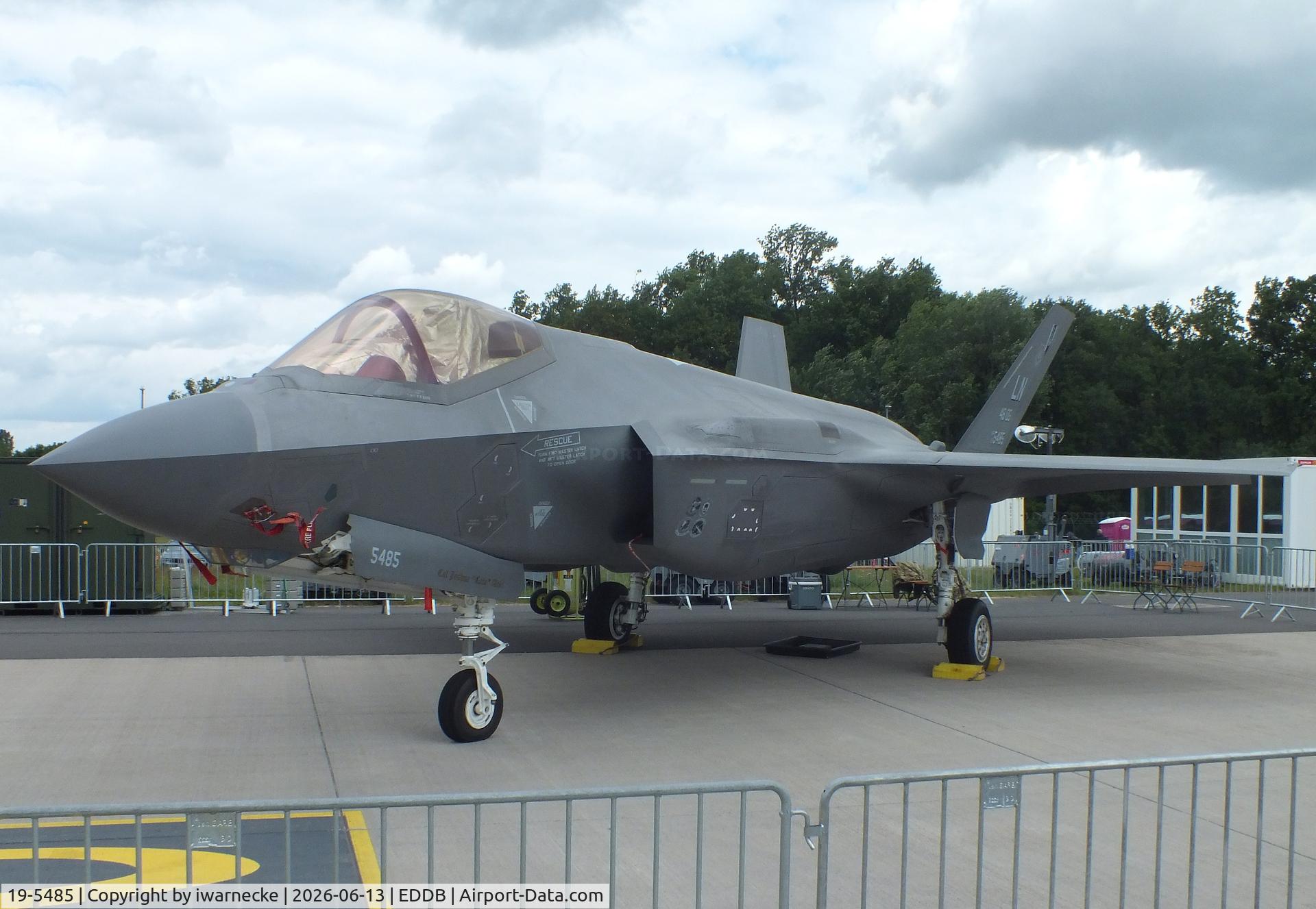 Aircraft 19-5485, Lockheed Martin F-35A Lightning II, c/n AF-313, Lockheed Martin F-35A Lightning II of the USAF at ILA 2026, Berlin, at EDDB, photo by iwarnecke