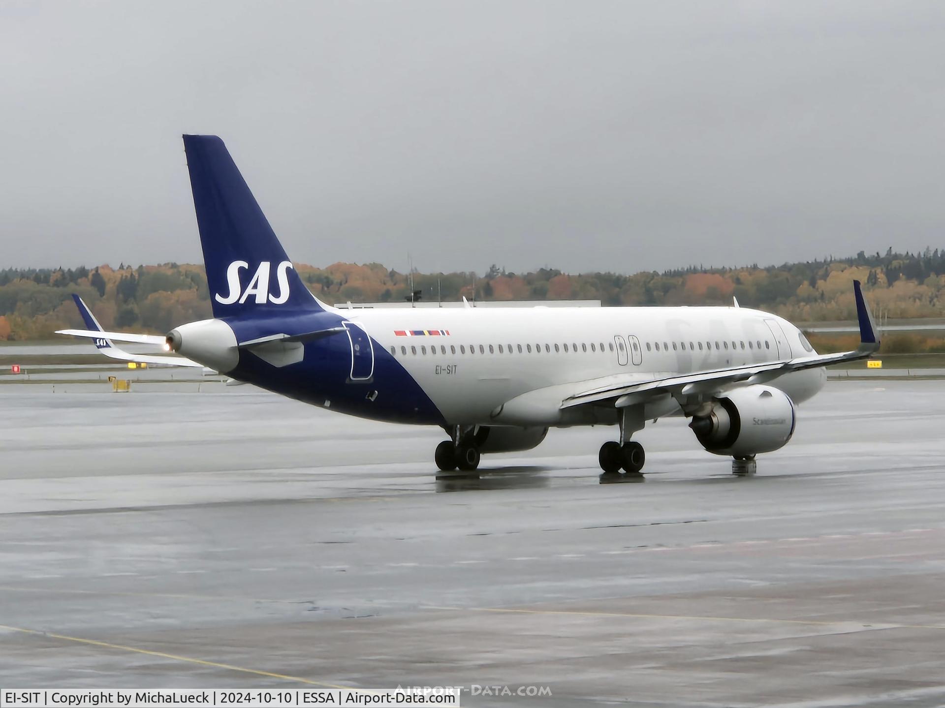 Aircraft EI-SIT, 2022 Airbus A320-251N, c/n 10937, At Arlanda, at ESSA, photo by MichaLueck
