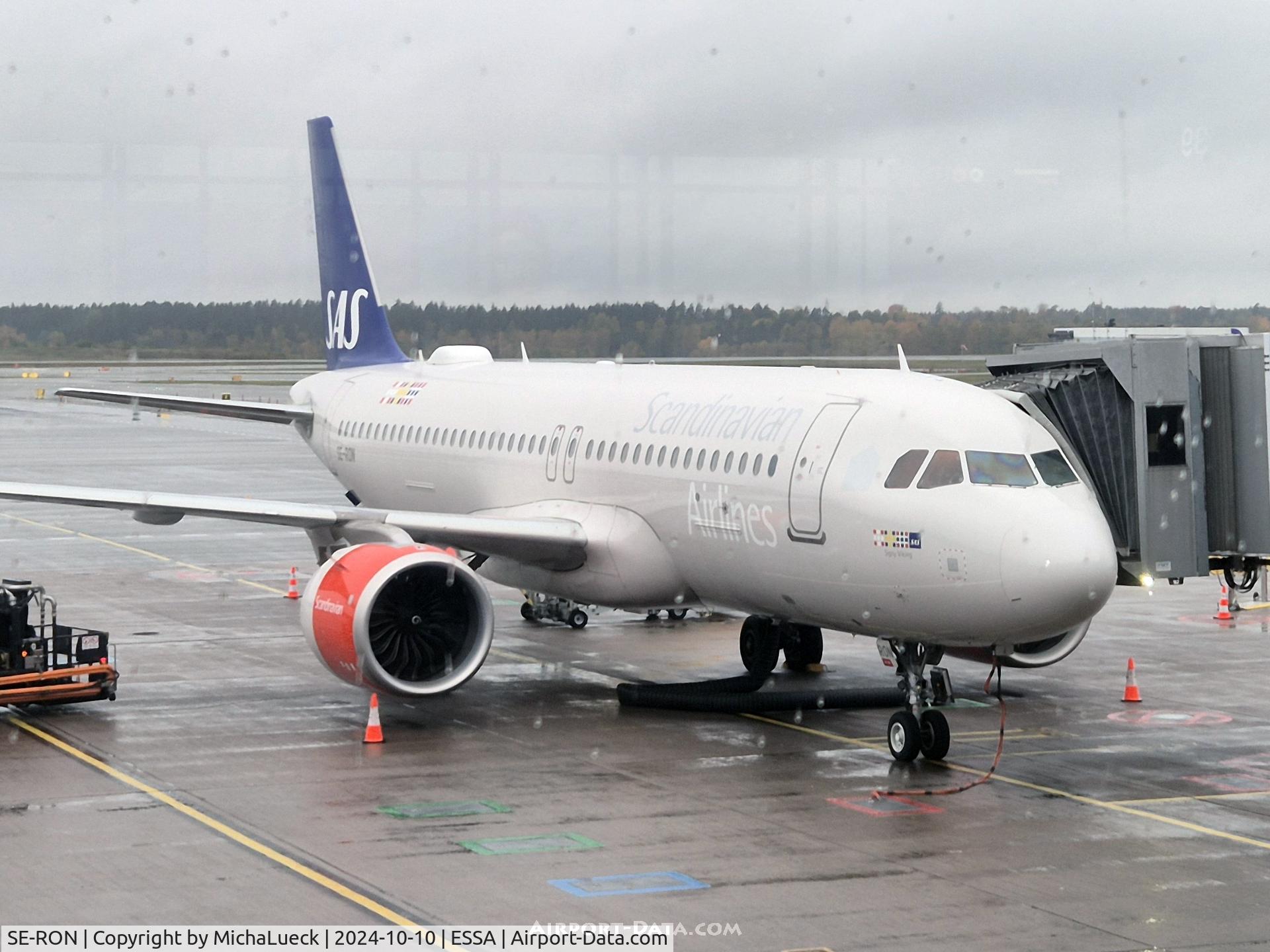 Aircraft SE-RON, 2018 Airbus A320-251N, c/n 8404, A rainy day in Arlanda, at ESSA, photo by MichaLueck