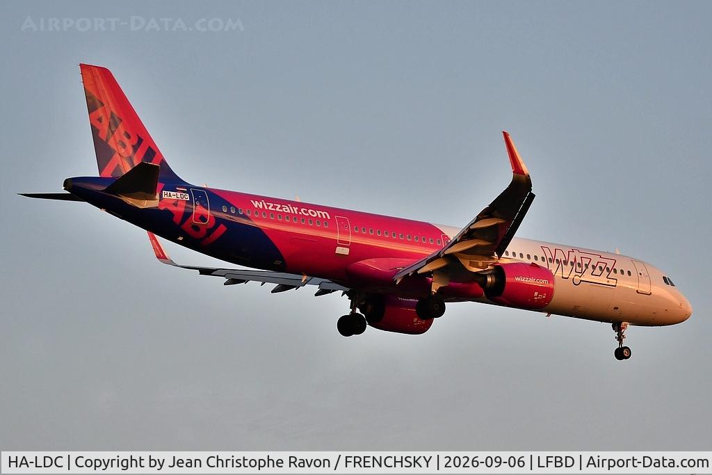 Aircraft HA-LDC, 2020 Airbus A321-271NX, c/n 9503, Bucharest (OTP) Bordeaux (BOD) W43297, at LFBD, photo by Jean Christophe Ravon / FRENCHSKY
