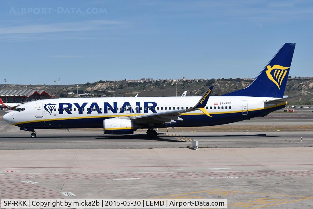 Aircraft SP-RKK, 2017 Boeing 737-8AS, c/n 44785, Taxiing, at LEMD, photo by micka2b
