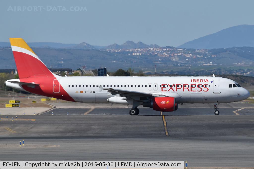 Aircraft EC-JFN, 2005 Airbus A320-214, c/n 2391, Taxiing, transfered to Iberia Express, at LEMD, photo by micka2b
