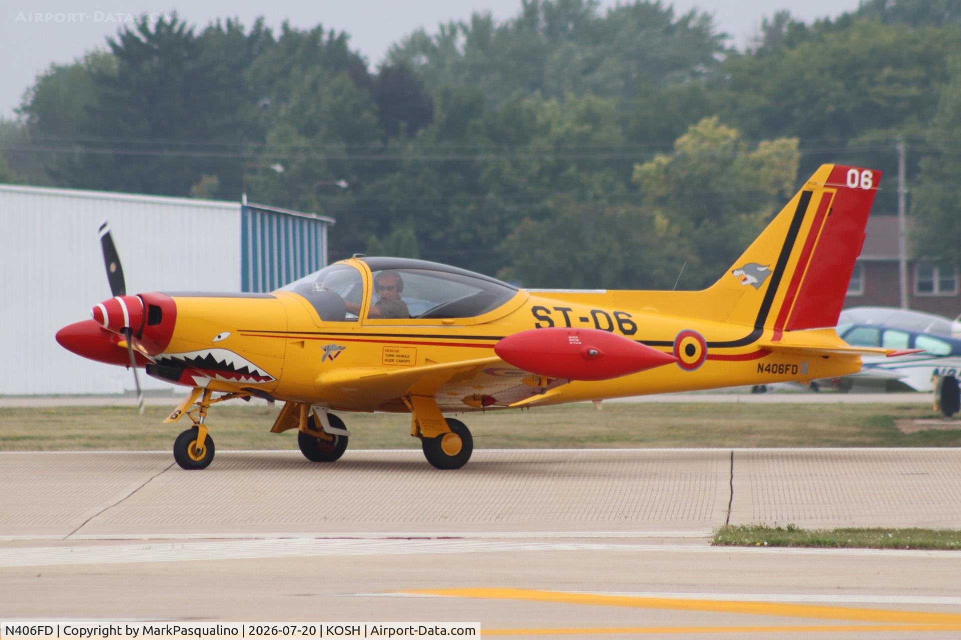 Aircraft N406FD, 1990 SIAI-Marchetti SF-260D, c/n 771, SIAI-Marchetti SF-260D, at KOSH, photo by MarkPasqualino