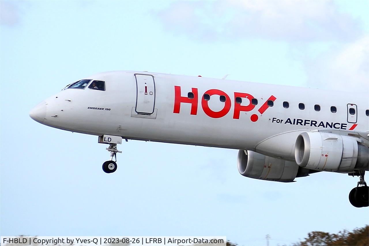 Aircraft F-HBLD, 2007 Embraer 190LR (ERJ-190-100LR), c/n 19000113, Embraer 190LR, On final rwy 25L, Brest-Bretagne Airport (LFRB-BES), at LFRB, photo by Yves-Q