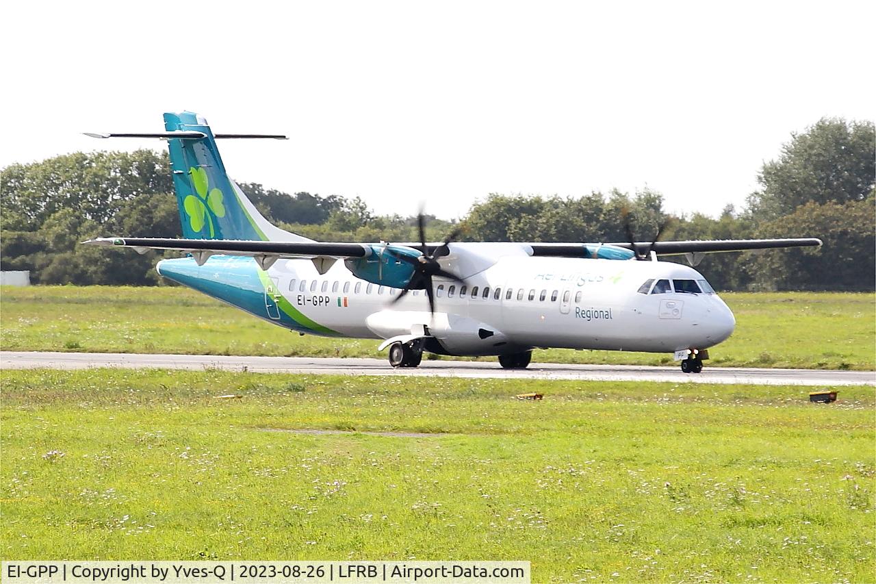Aircraft EI-GPP, 2016 ATR 72-212A, c/n 1322, ATR 72-212A, Taxiing rwy 25L, Brest-Bretagne Airport (LFRB-BES), at LFRB, photo by Yves-Q
