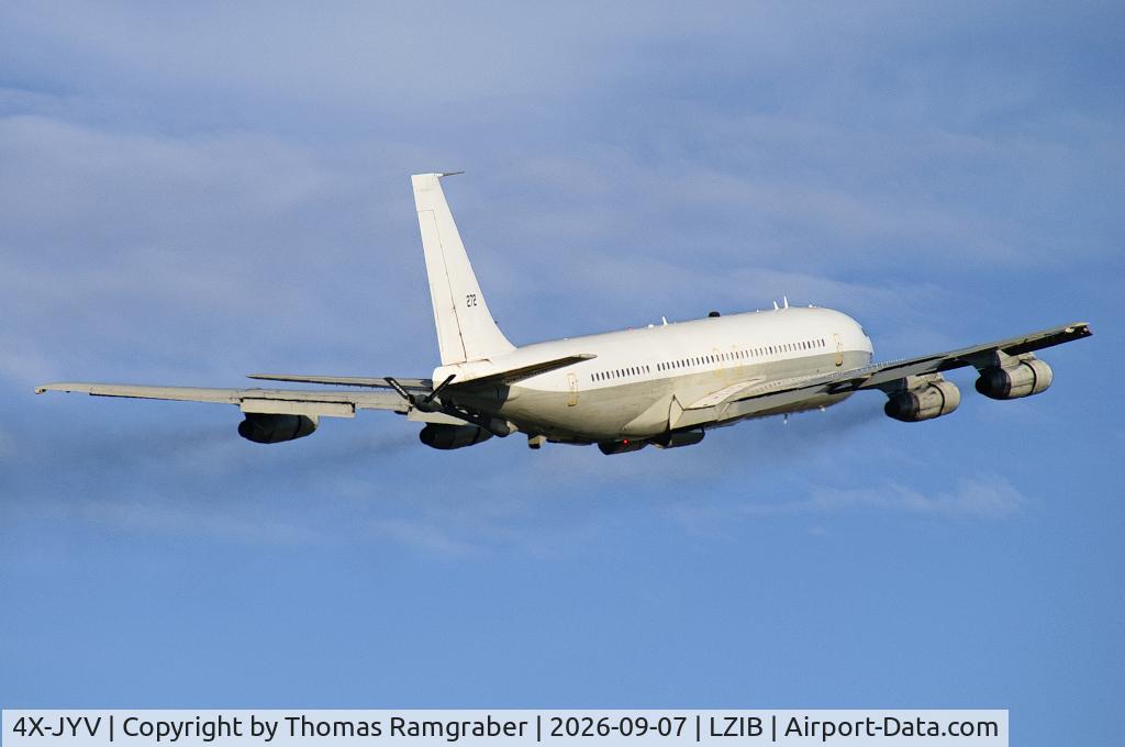 Aircraft 4X-JYV, 1975 Boeing 707-3L6C, c/n 21096 l/n 900, Israeli - Air Force Boeing 707-300, at LZIB, photo by Thomas Ramgraber